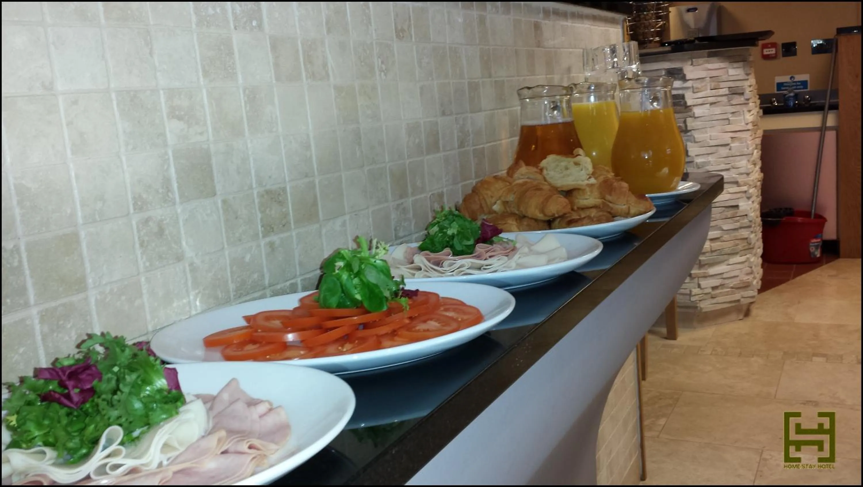 Food and drinks in Homestay Hotel Heathrow
