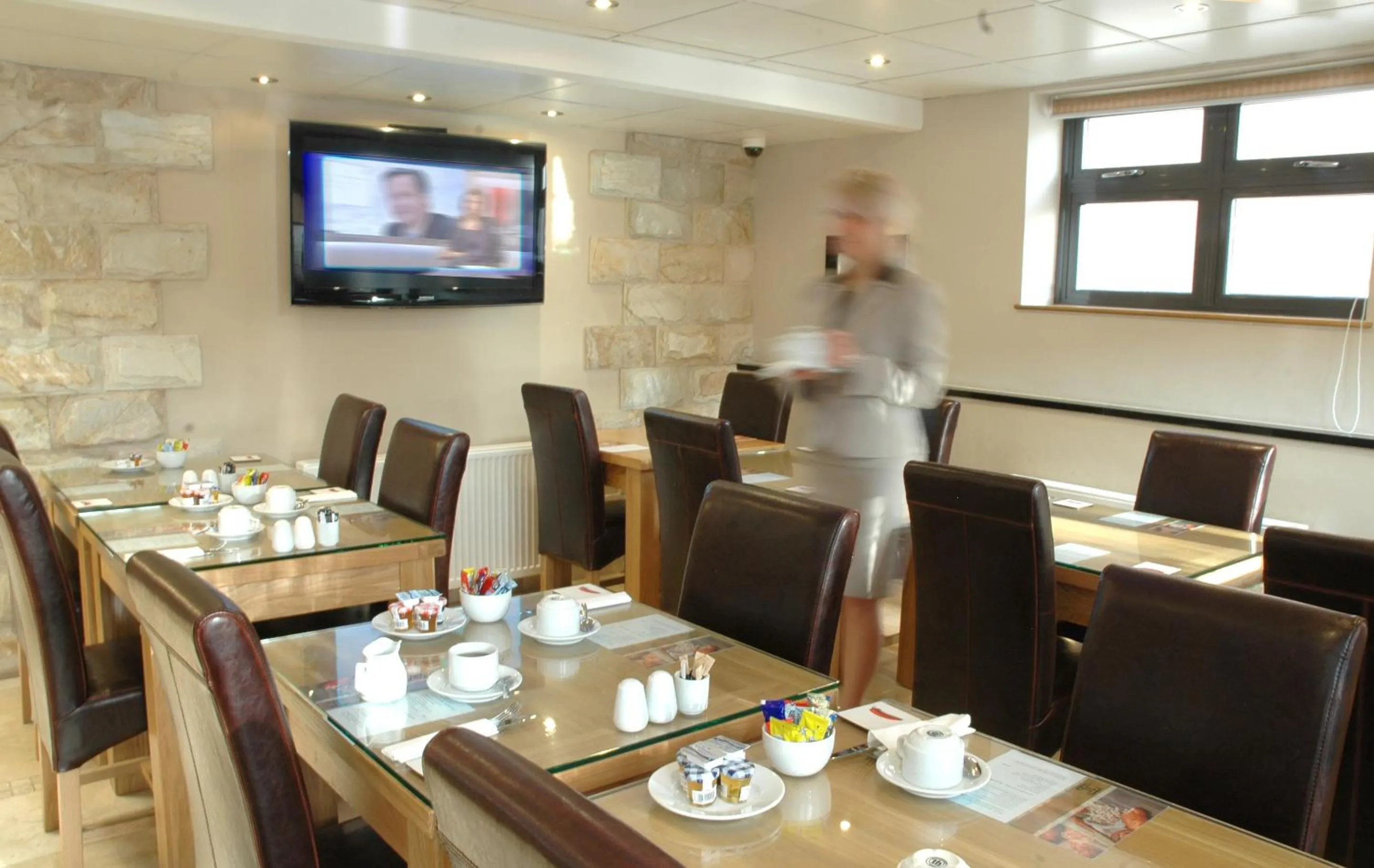 Restaurant/places to eat in Homestay Hotel Heathrow