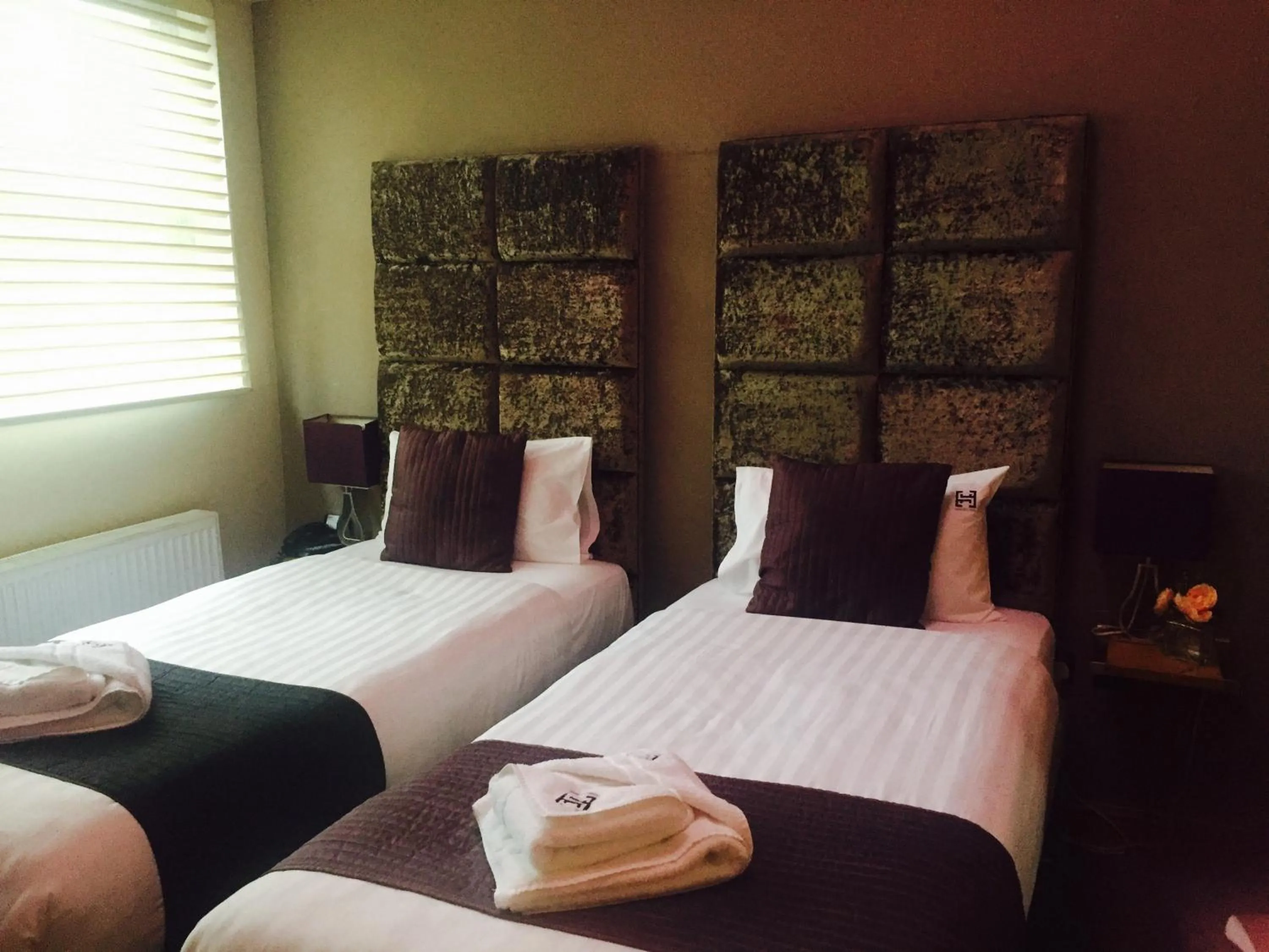 On site, Bed in Homestay Hotel Heathrow