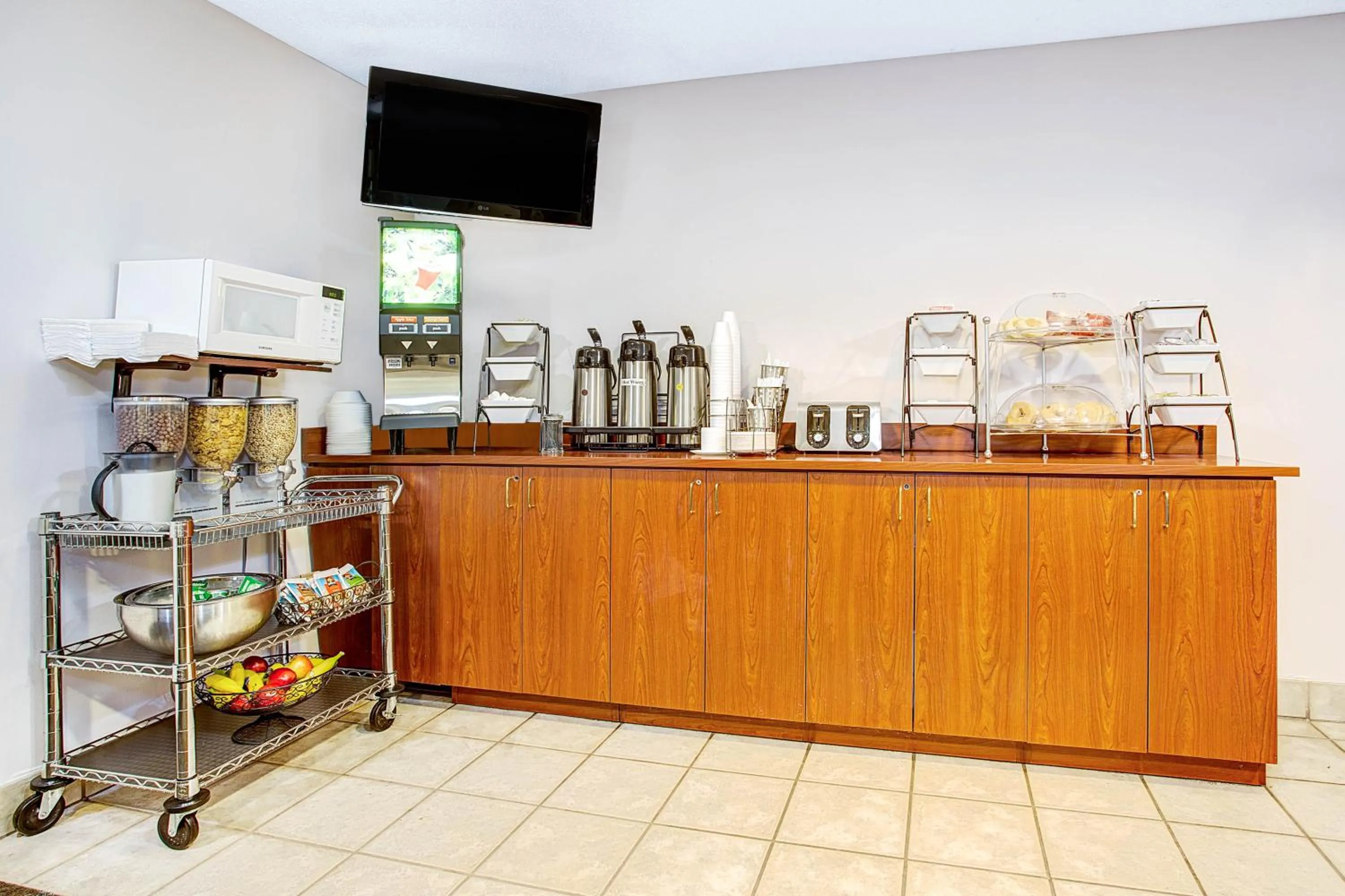 Breakfast in Microtel Inn & Suites by Wyndham Mason