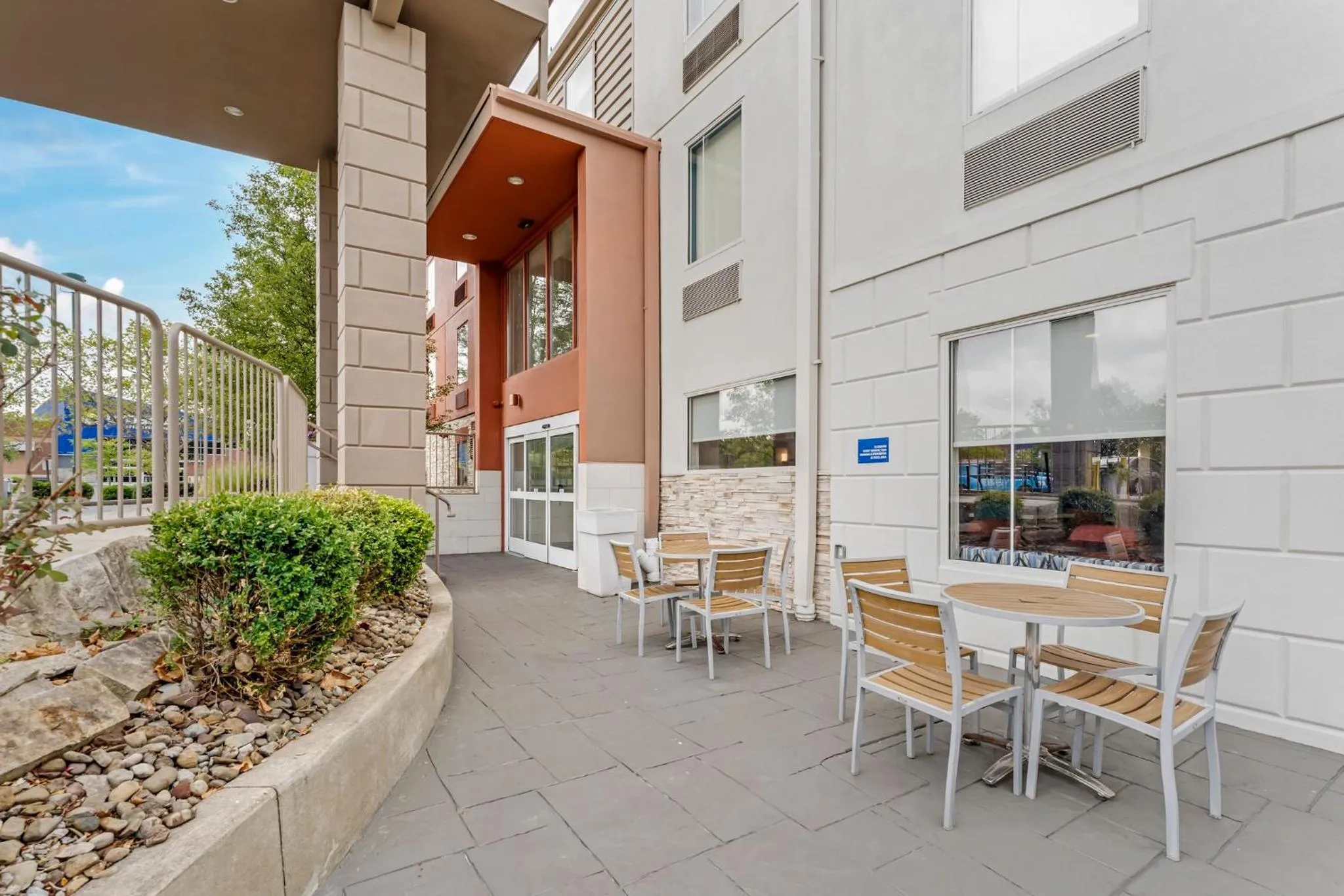 Property building in Holiday Inn Express Pittsburgh - Munhall by IHG