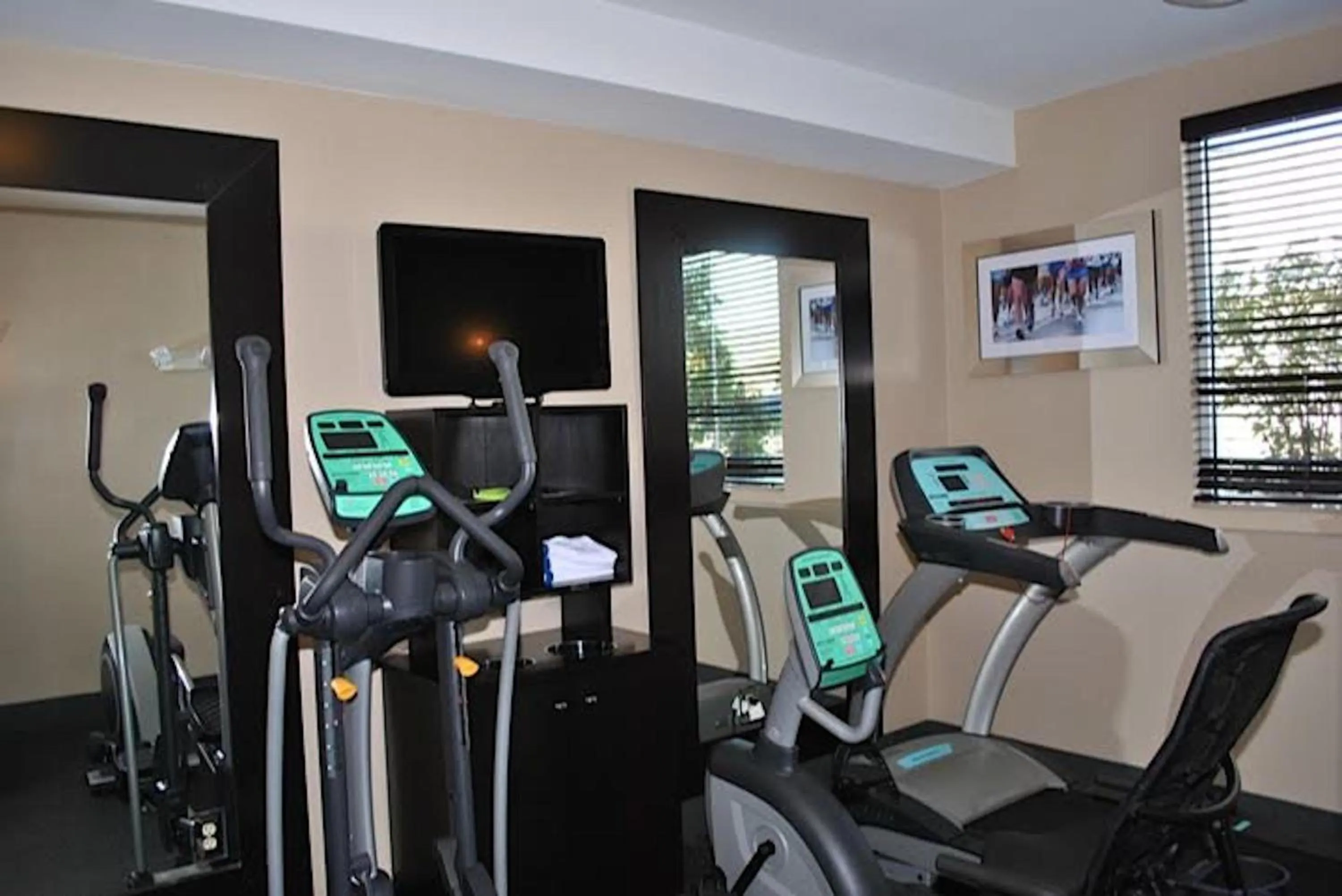 Fitness centre/facilities in Holiday Inn Express Pittsburgh - Munhall by IHG