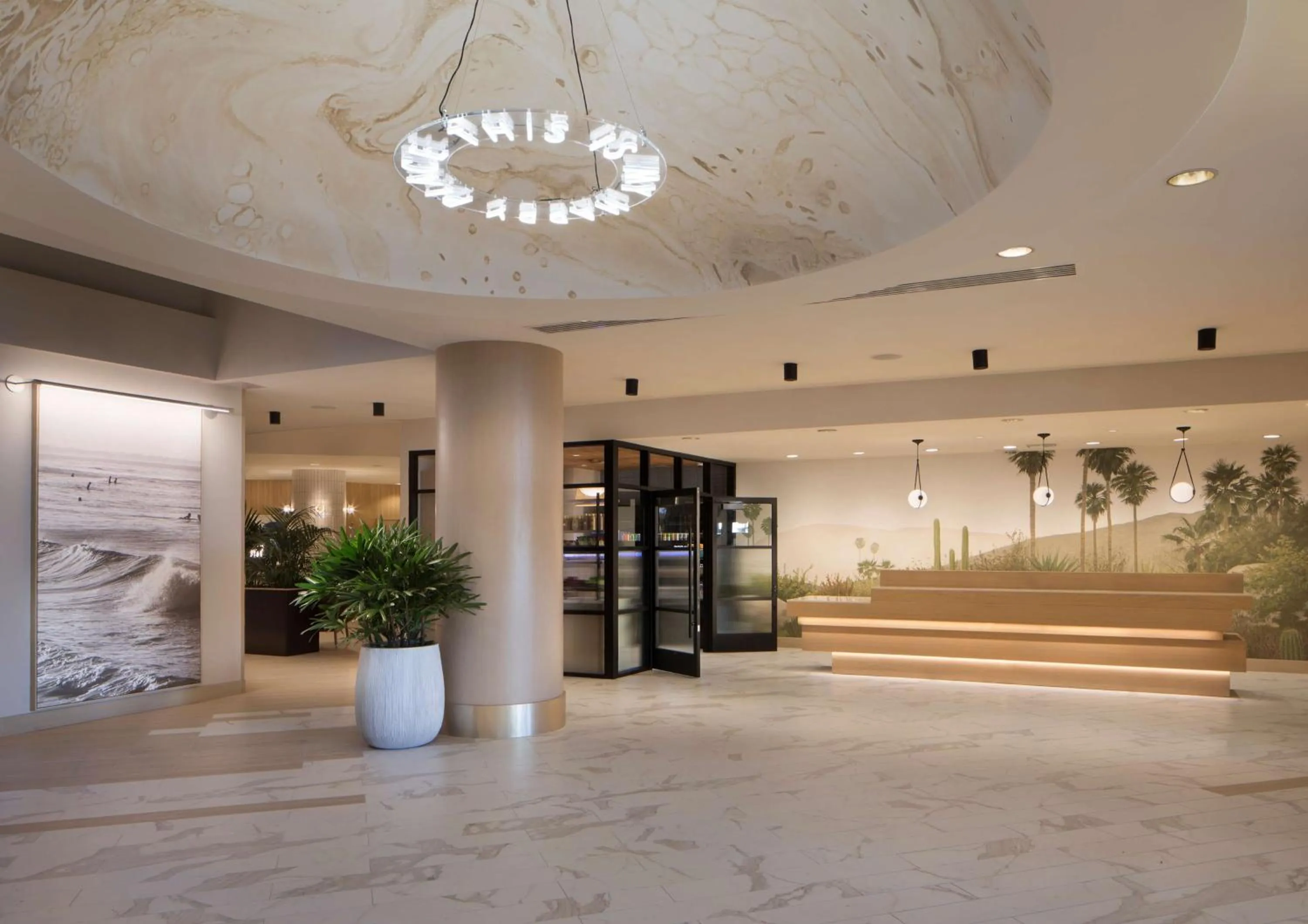 Lobby or reception in Hilton Santa Monica