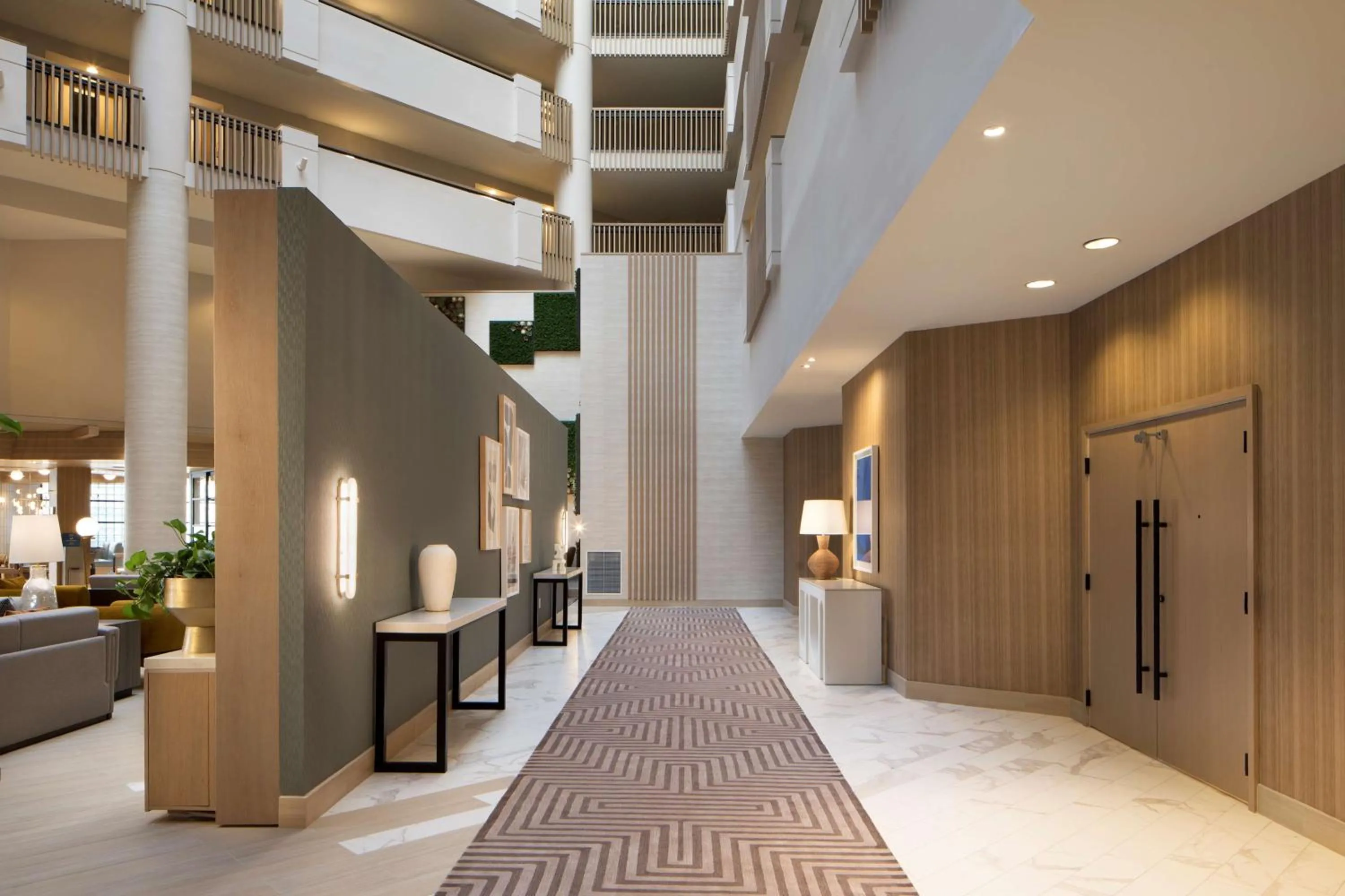 Lobby or reception in Hilton Santa Monica