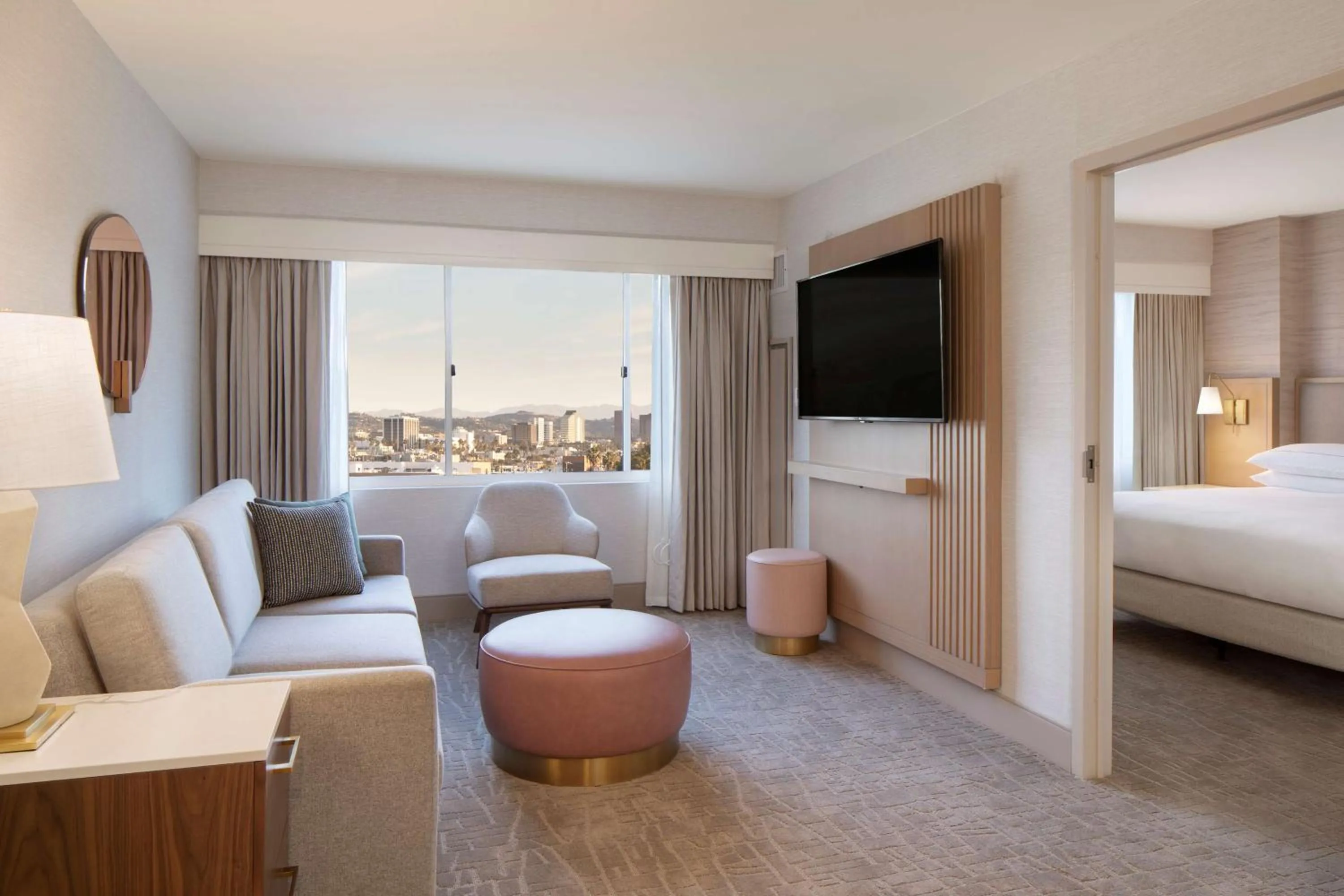 Bedroom, Bed in Hilton Santa Monica