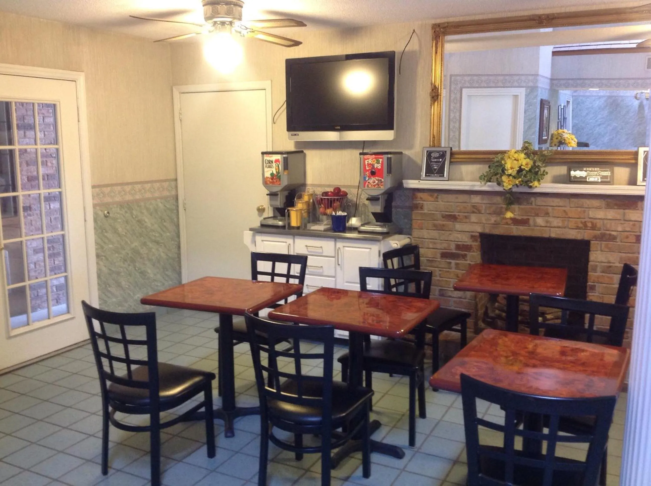 Restaurant/places to eat in Americas Best Value Inn Blue Ridge