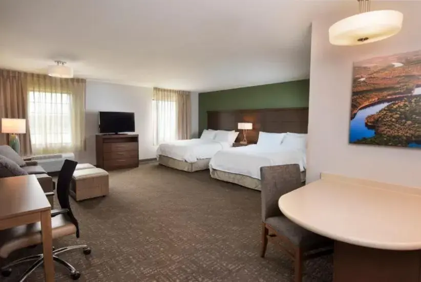 Queen Studio Suite with Two Queen Beds - Mobility Access Tub/Non-Smoking in Staybridge Suites - Wisconsin Dells - Lake Delton by IHG Queen Studio Suite with Two Queen Beds - Mobility Access Tub/Non-Smoking in Staybridge Suites - Wisconsin Dells - Lake Delton by IHG