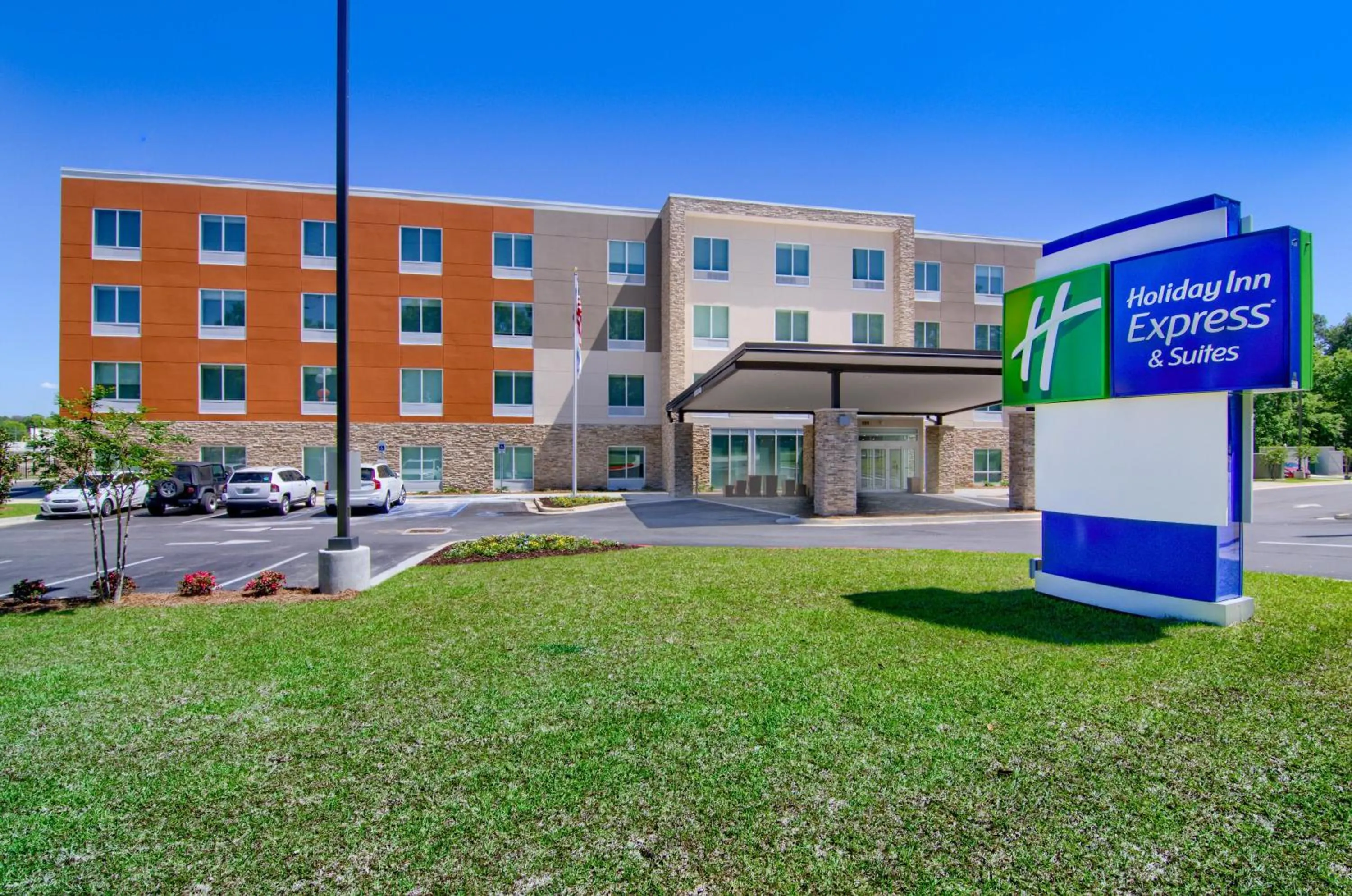 Property building in Holiday Inn Express & Suites Mobile - University Area by IHG