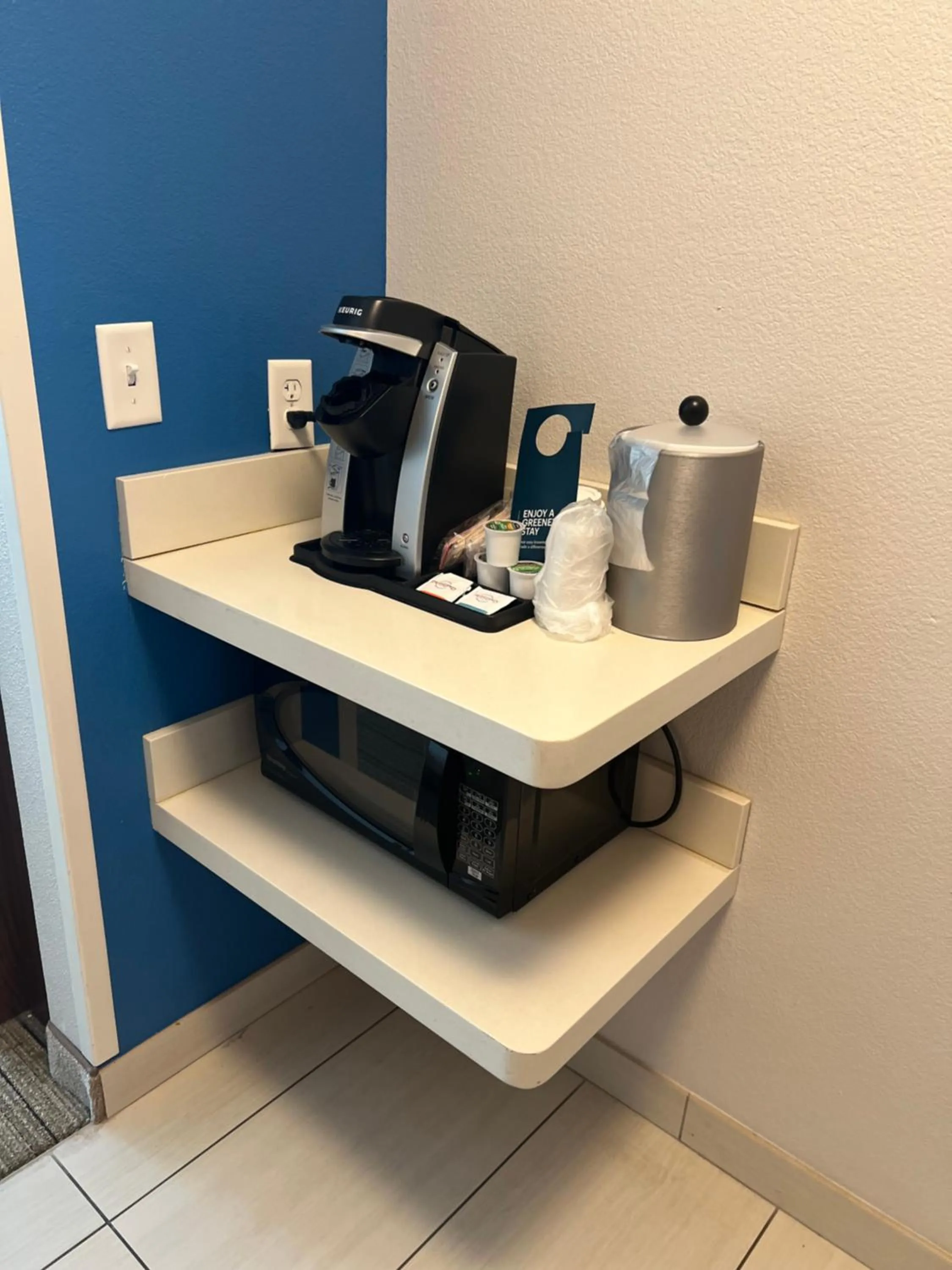 Coffee/tea facilities in Holiday Inn Express & Suites Mobile - University Area by IHG