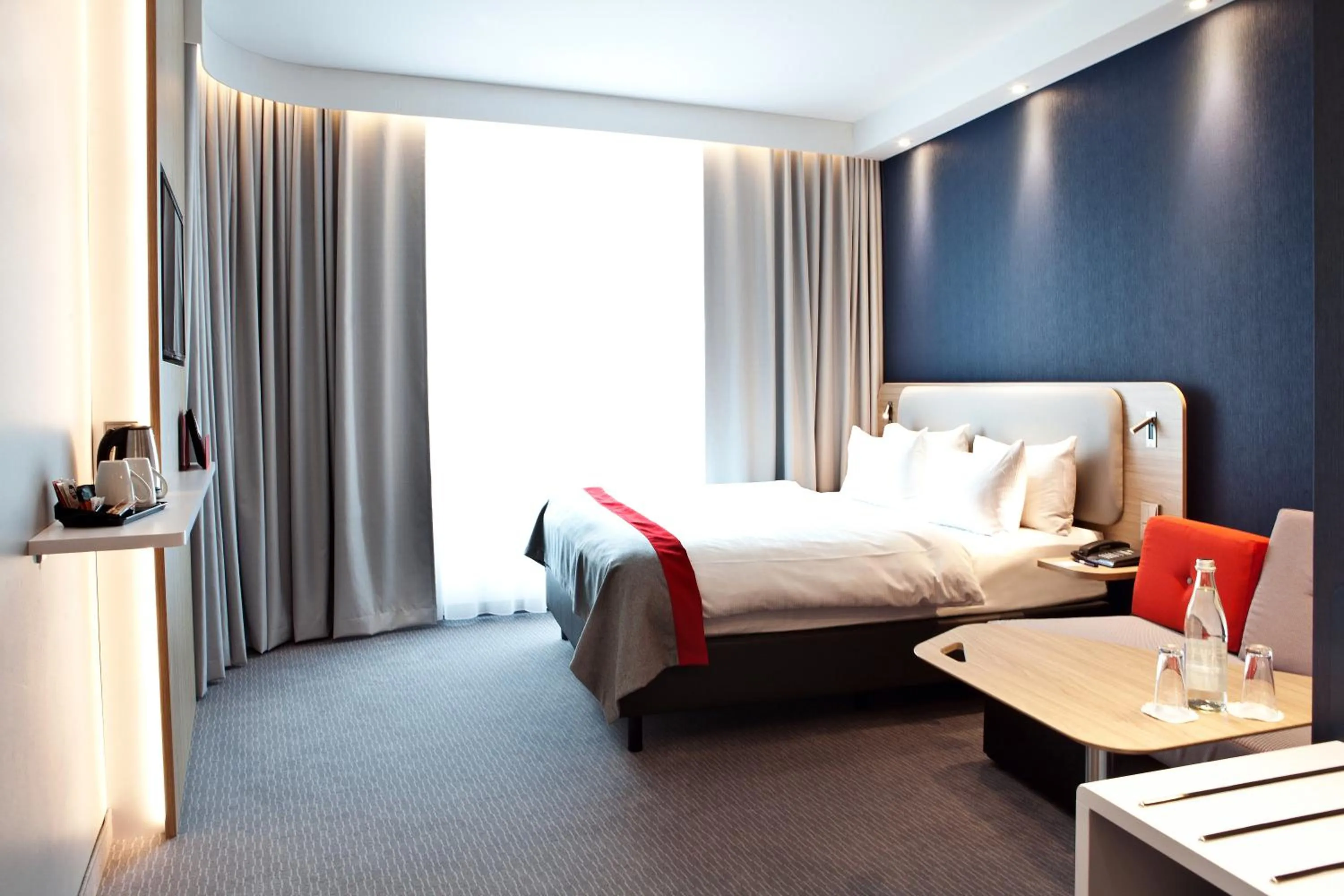 Bed in Holiday Inn Express Oberhausen by IHG
