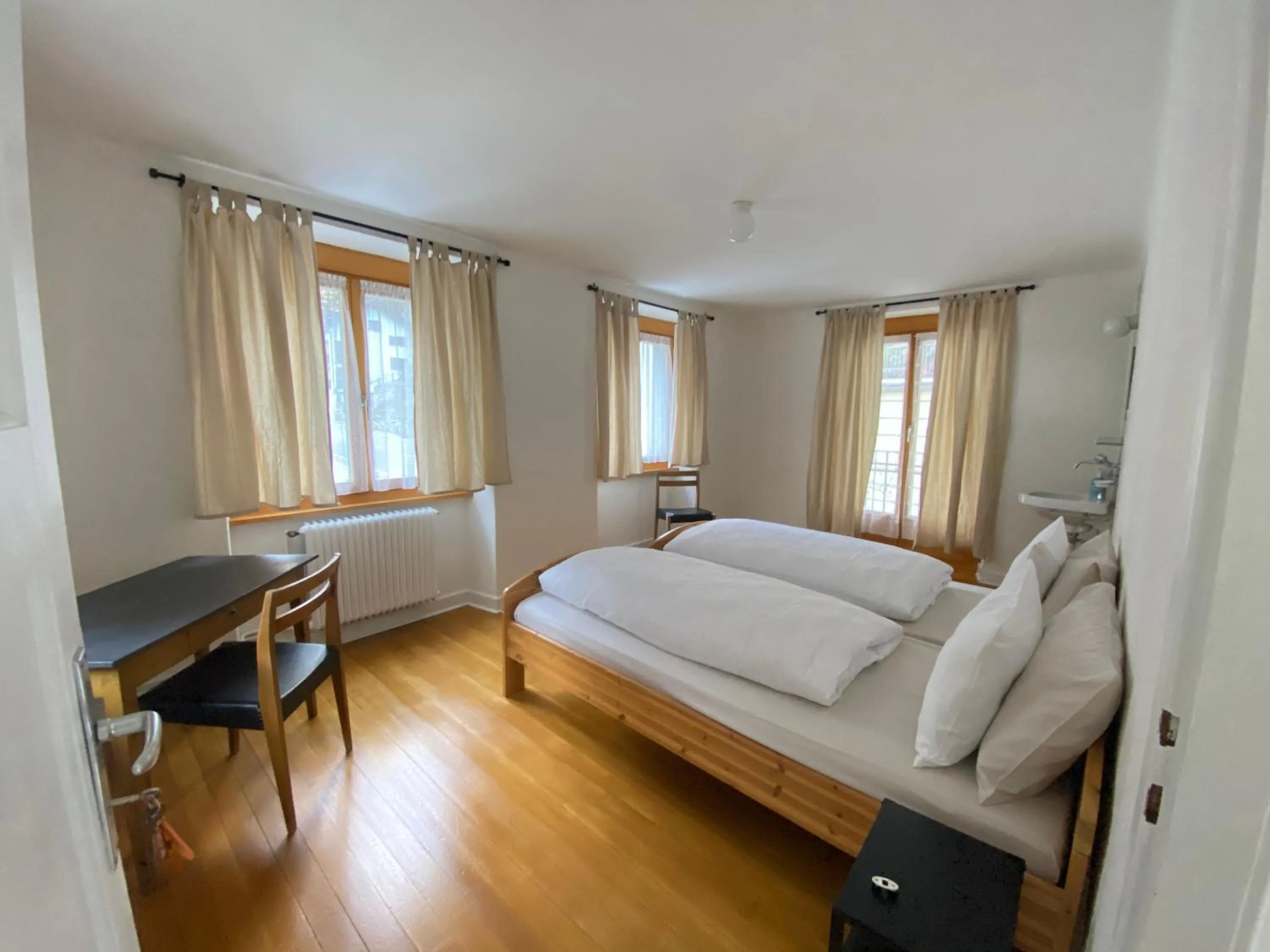 Photo of the whole room, Bed in Pension Bellevue Gondo