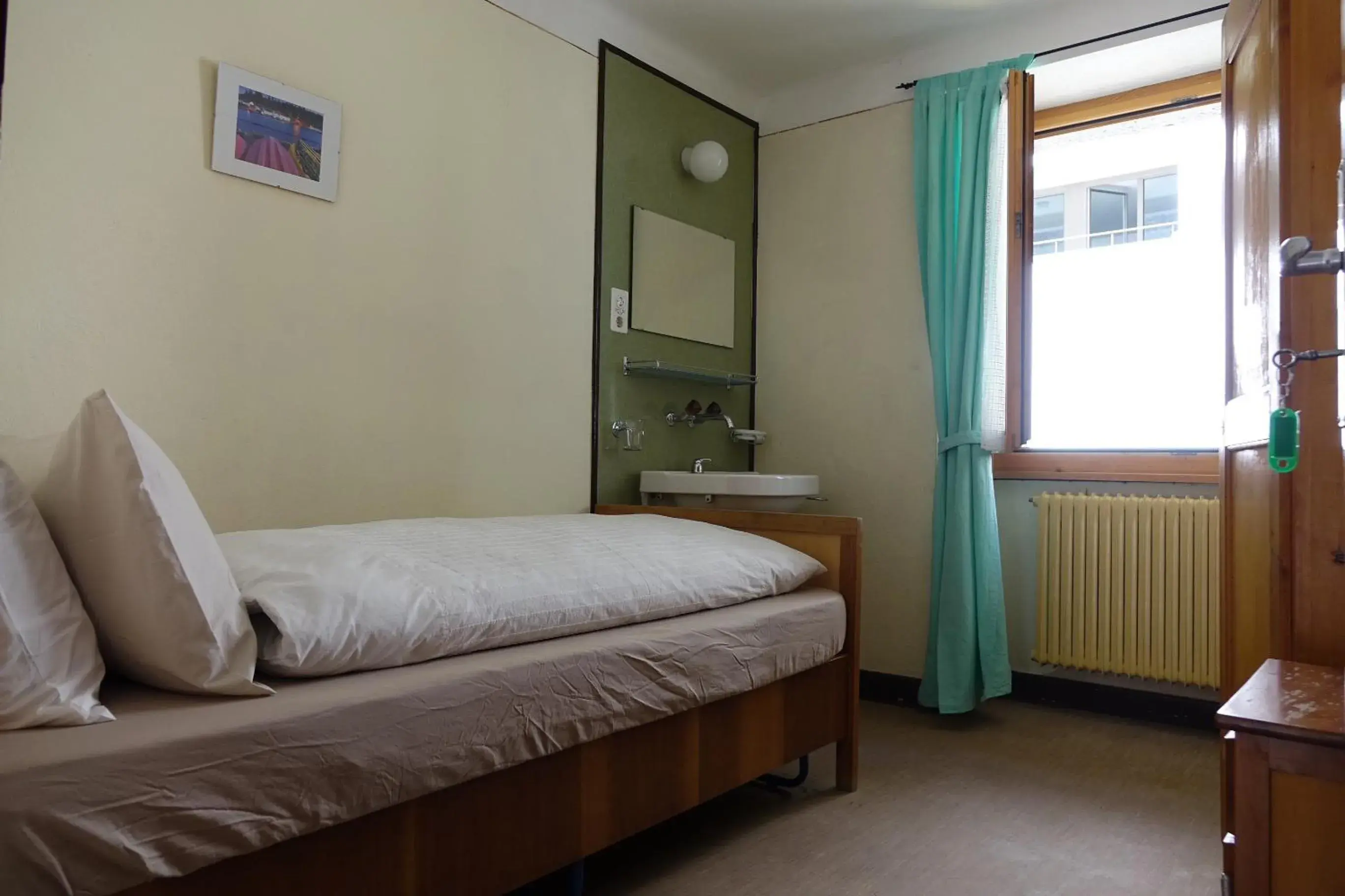 Single Room in Pension Bellevue Gondo Single Room in Pension Bellevue Gondo
