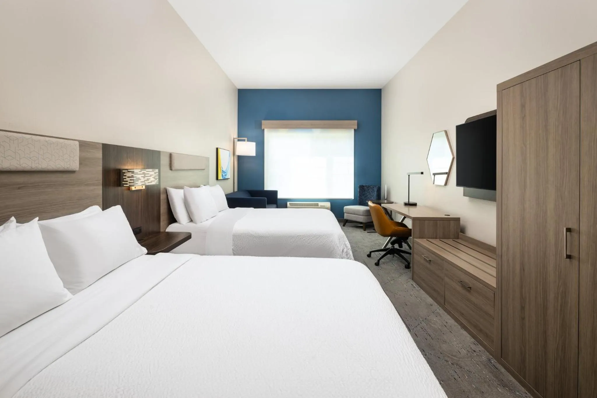 Photo of the whole room, Bed in Holiday Inn Express Hotel & Suites North Sequim by IHG