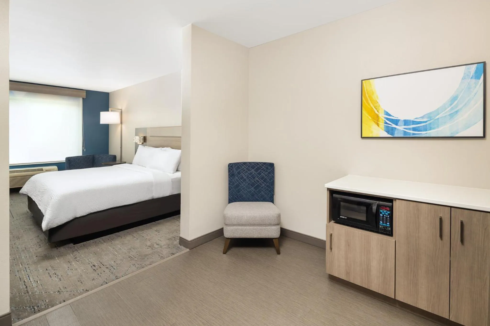 Photo of the whole room, Bed in Holiday Inn Express Hotel & Suites North Sequim by IHG