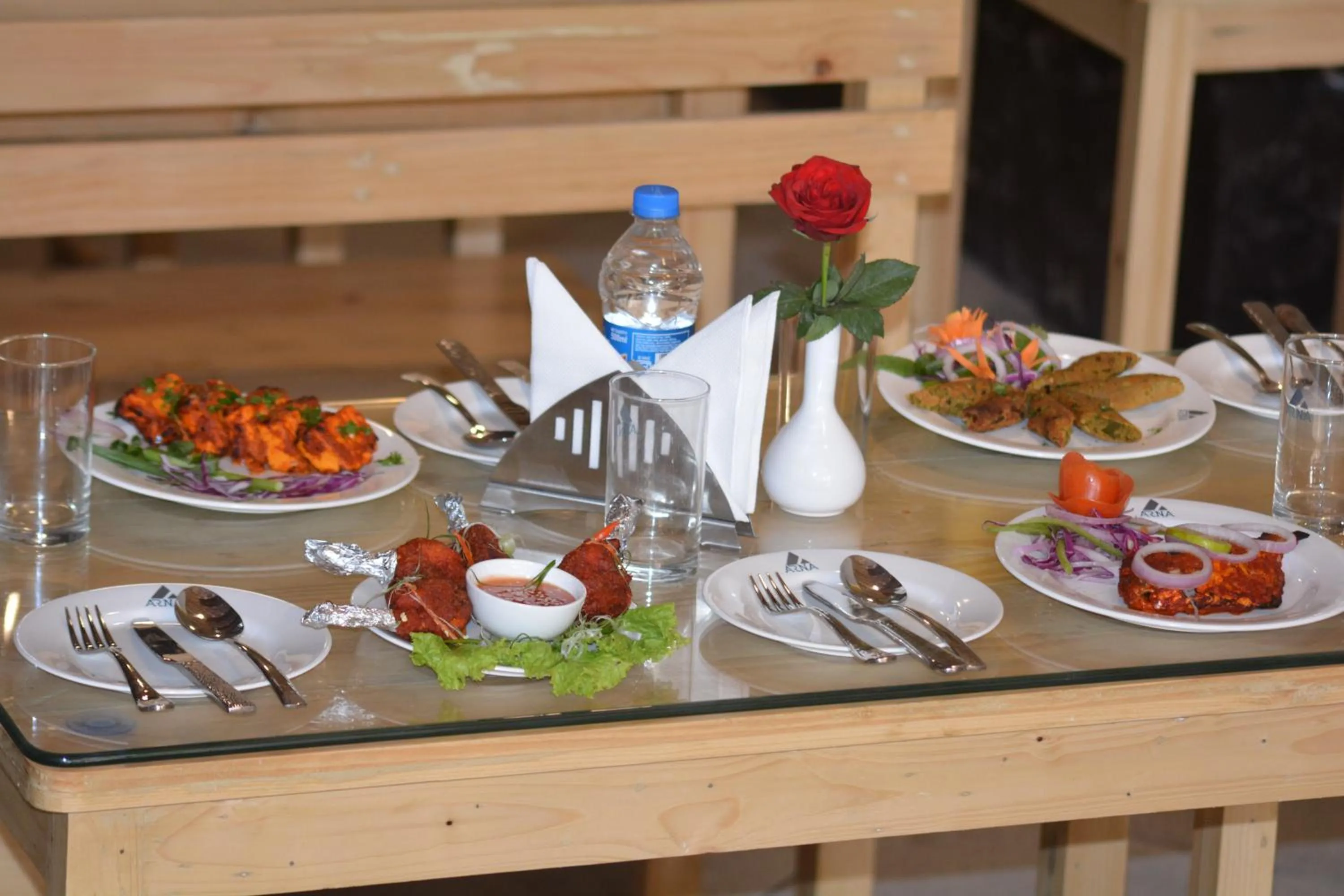 Restaurant/places to eat in Arna Hotel