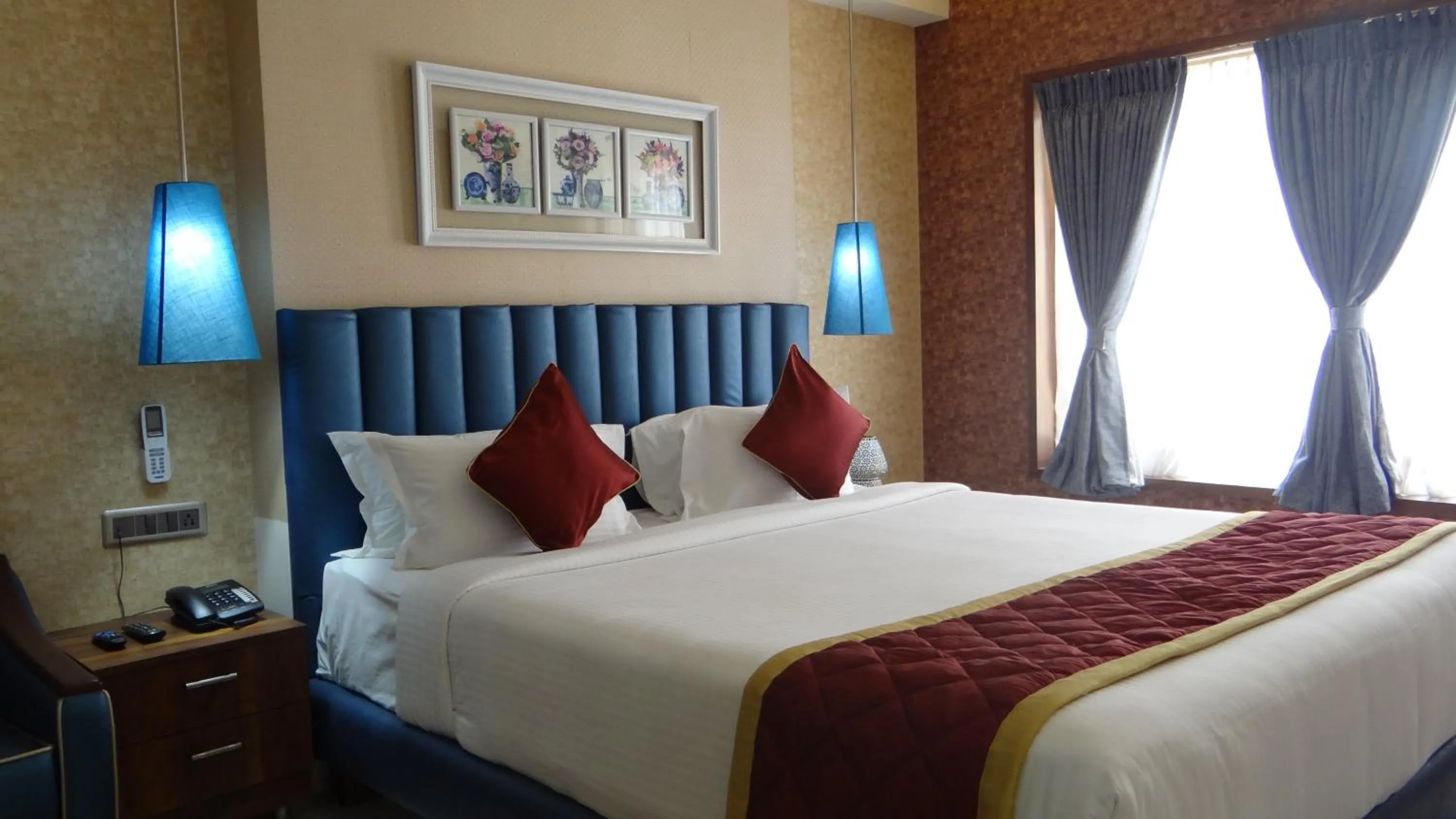 Bedroom, Bed in Arna Hotel