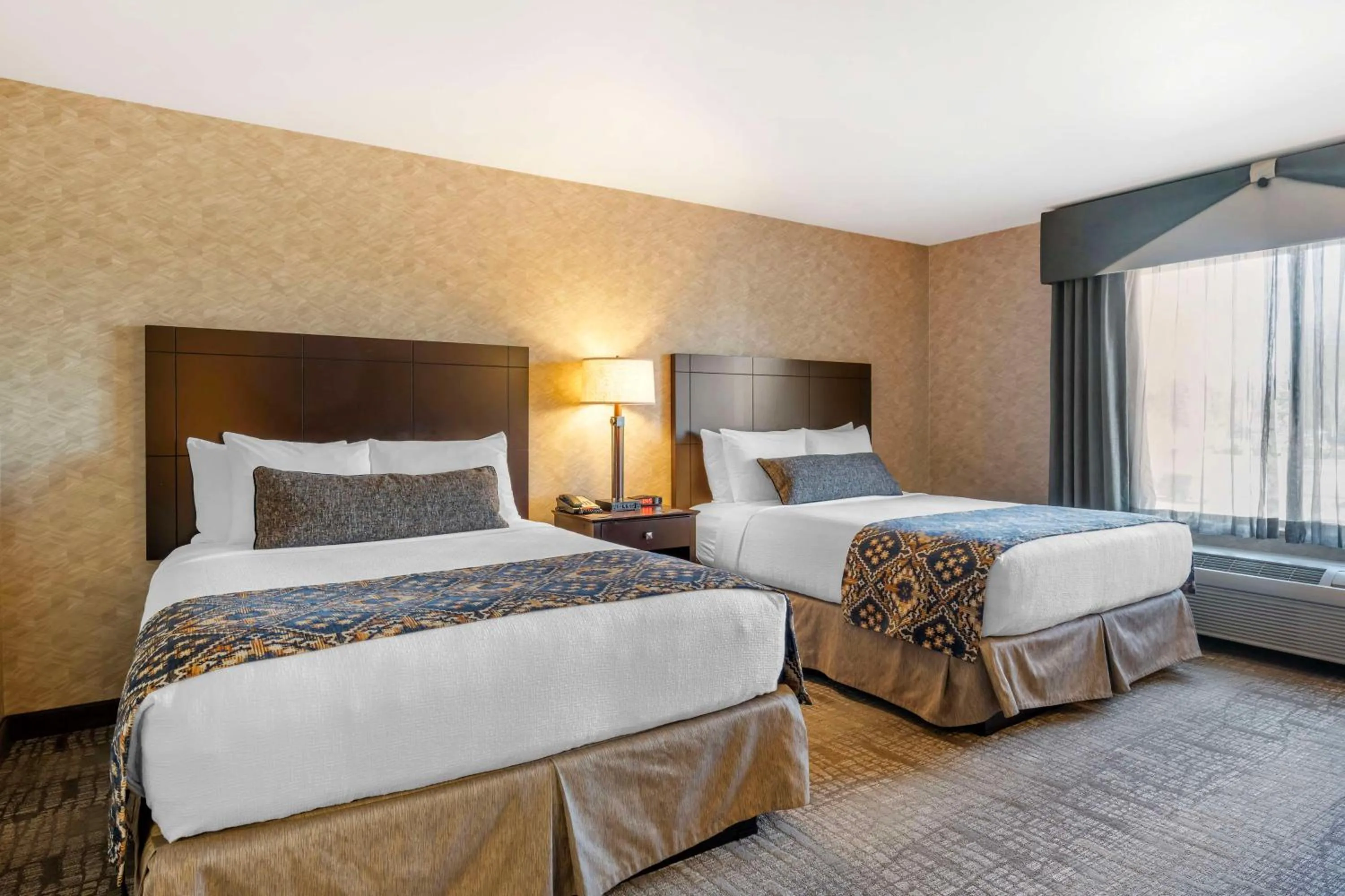 Bedroom, Bed in Best Western Plus Ponderay Mountain Lodge Sandpoint