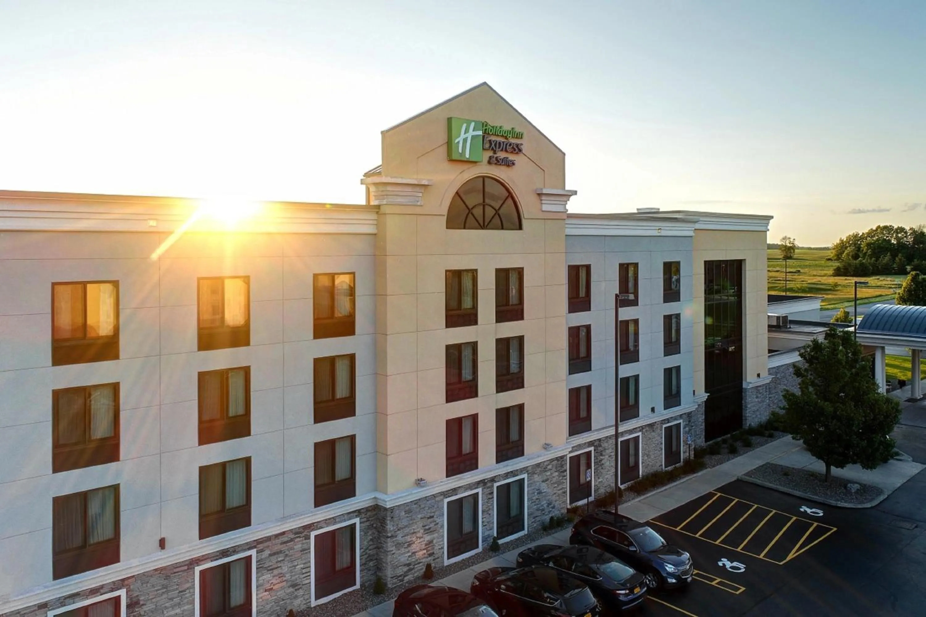 Property building in Holiday Inn Express and Suites Batavia by IHG