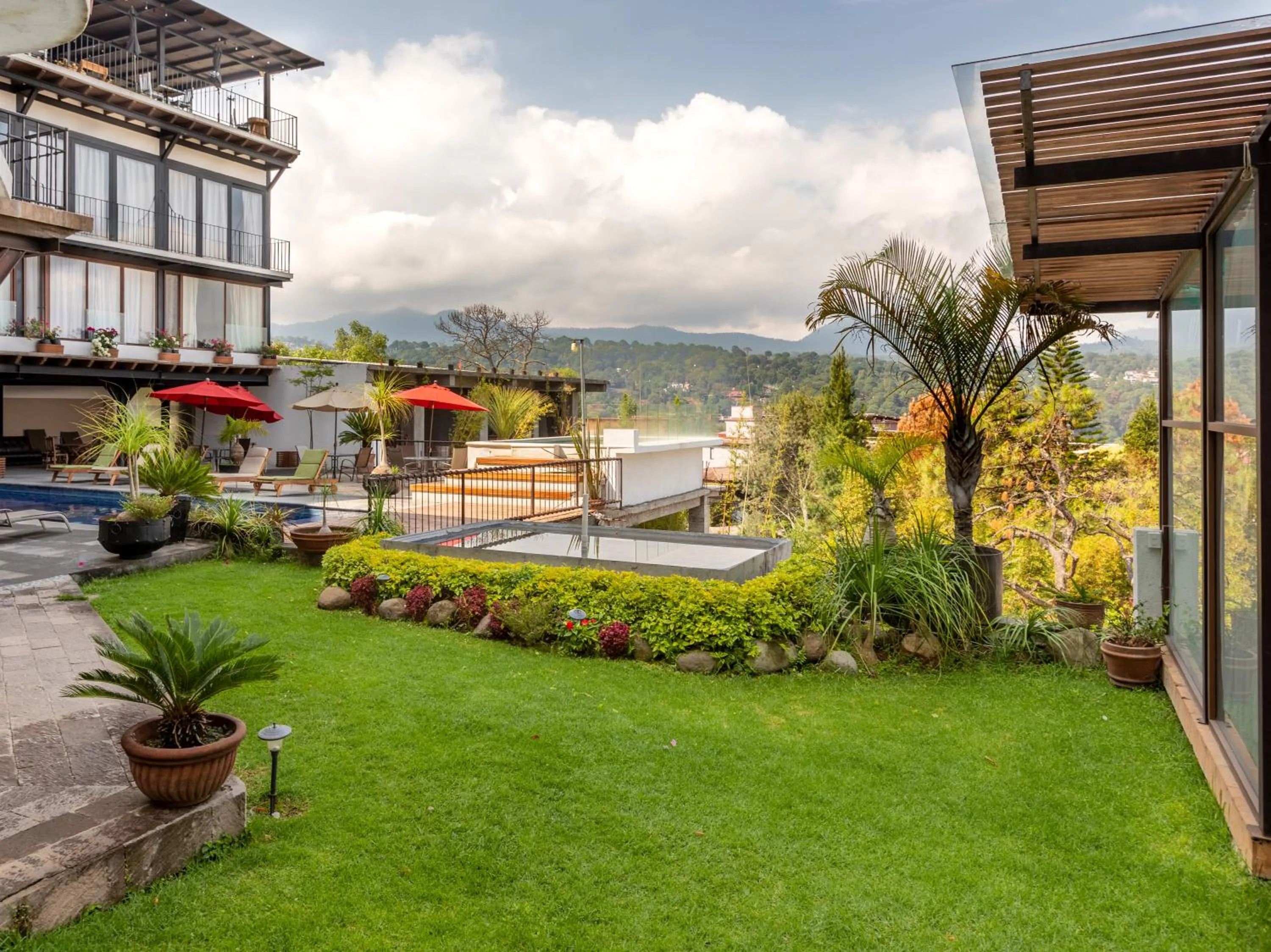 Property building in Hotel Santa Rosa