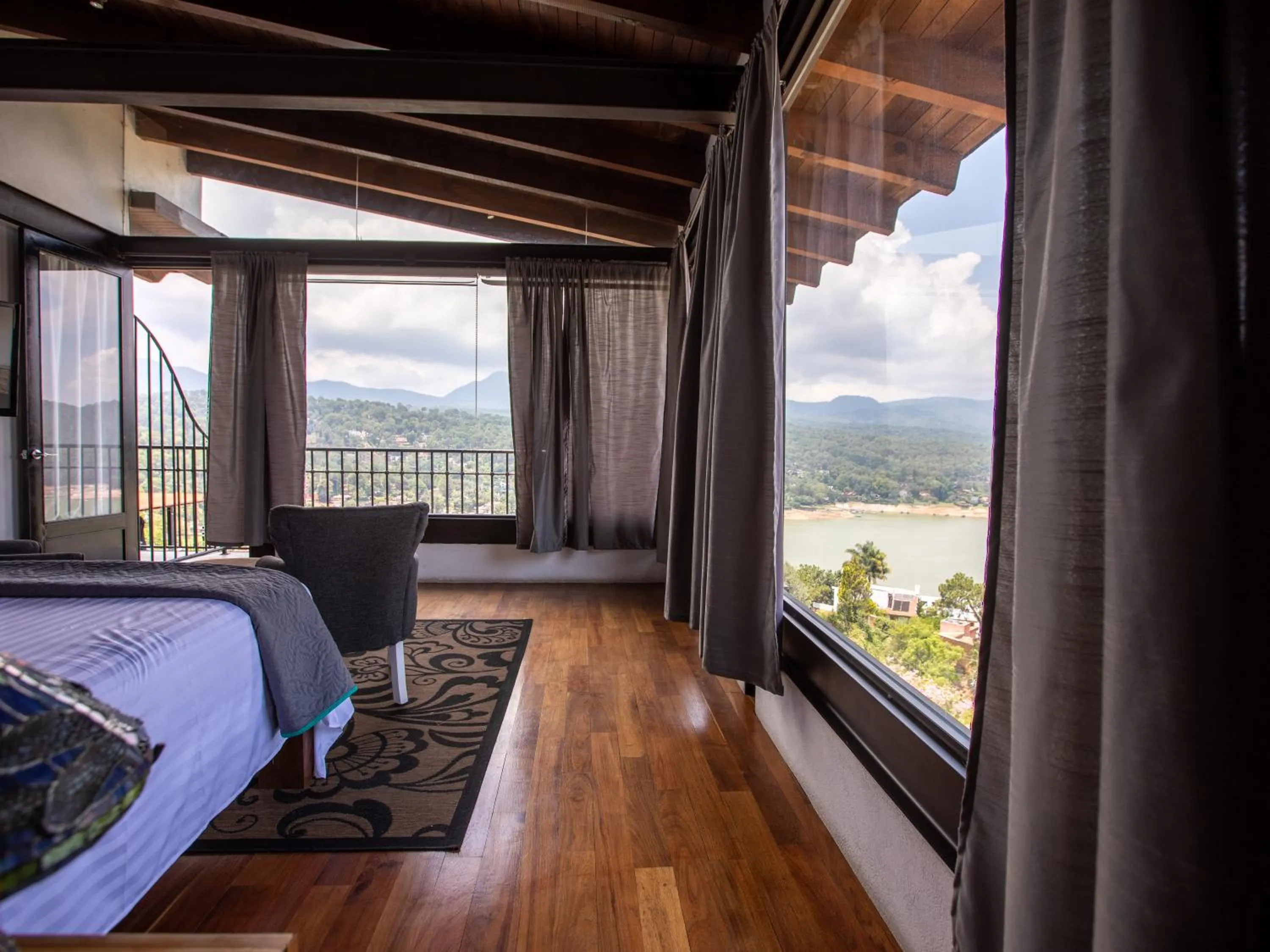 View (from property/room), Bed in Hotel Santa Rosa