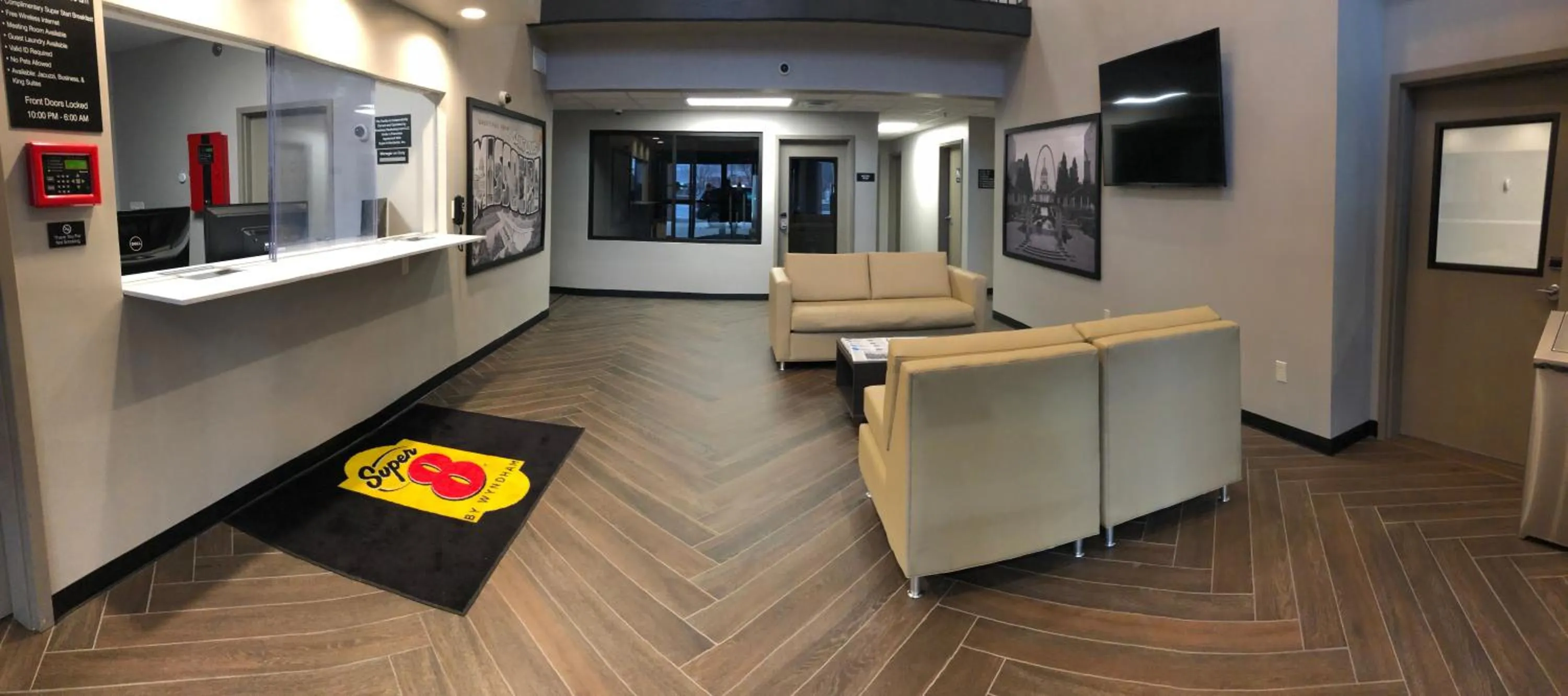 Lobby or reception in Super 8 by Wyndham St. Louis North
