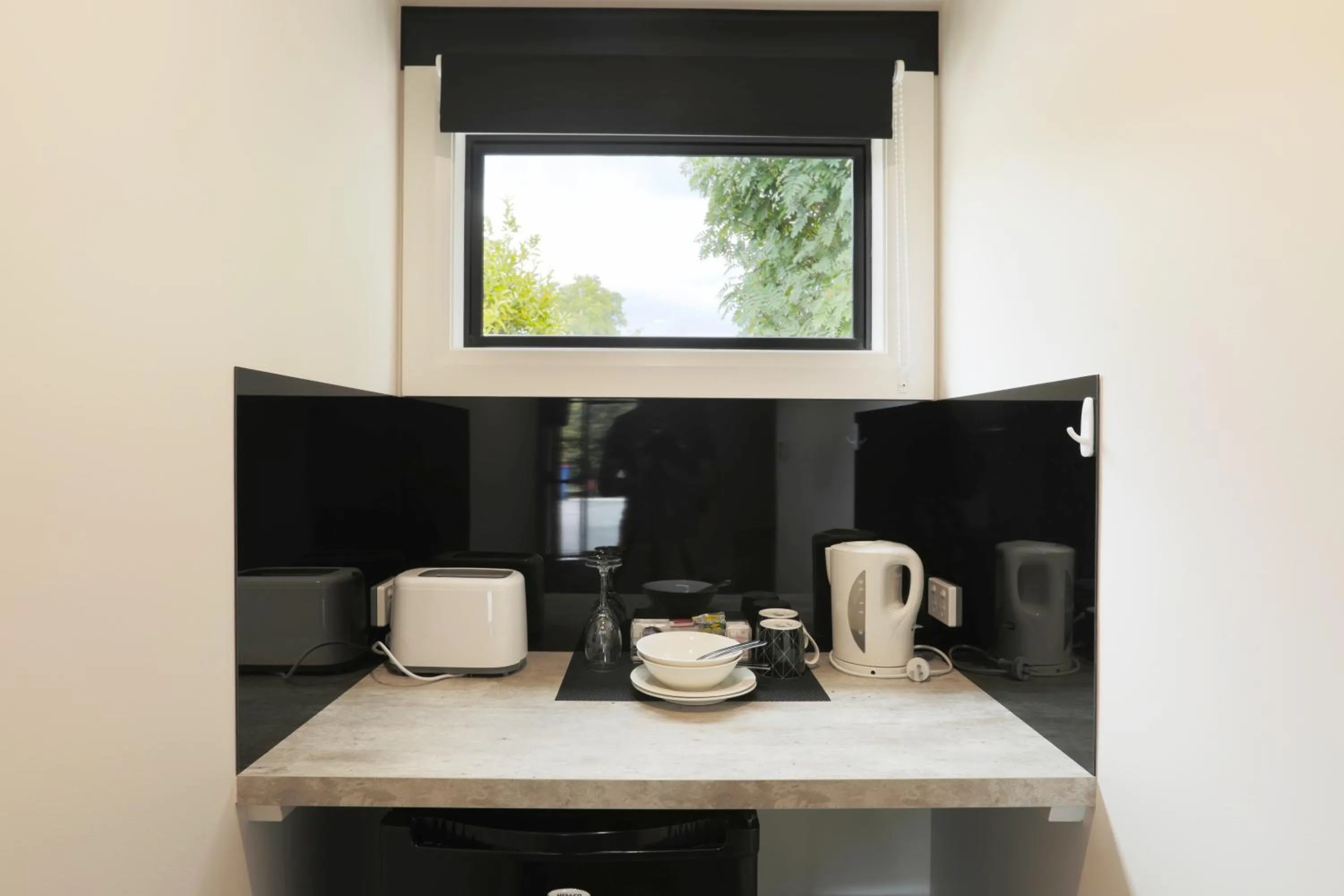 Coffee/tea facilities in Georges Bay Apartments