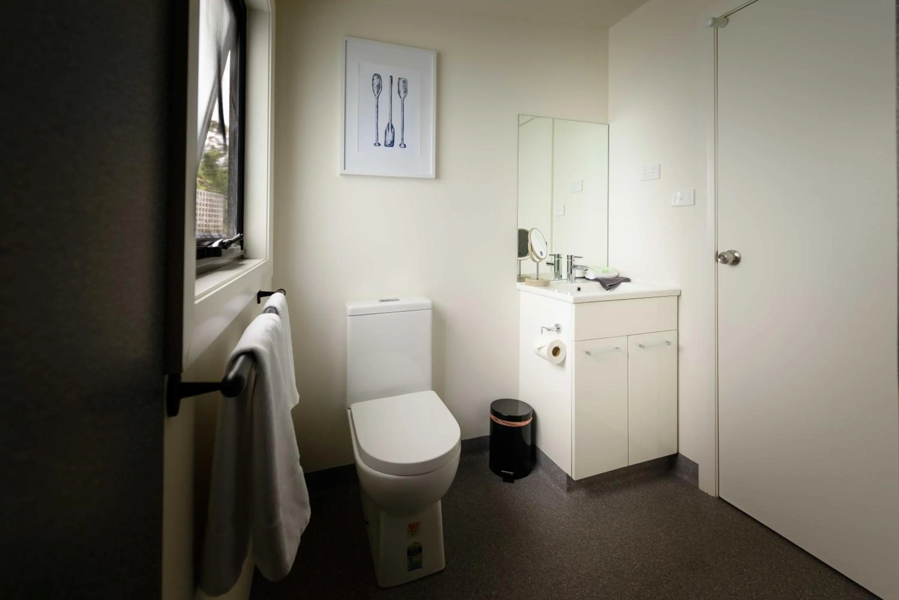 Bathroom in Georges Bay Apartments
