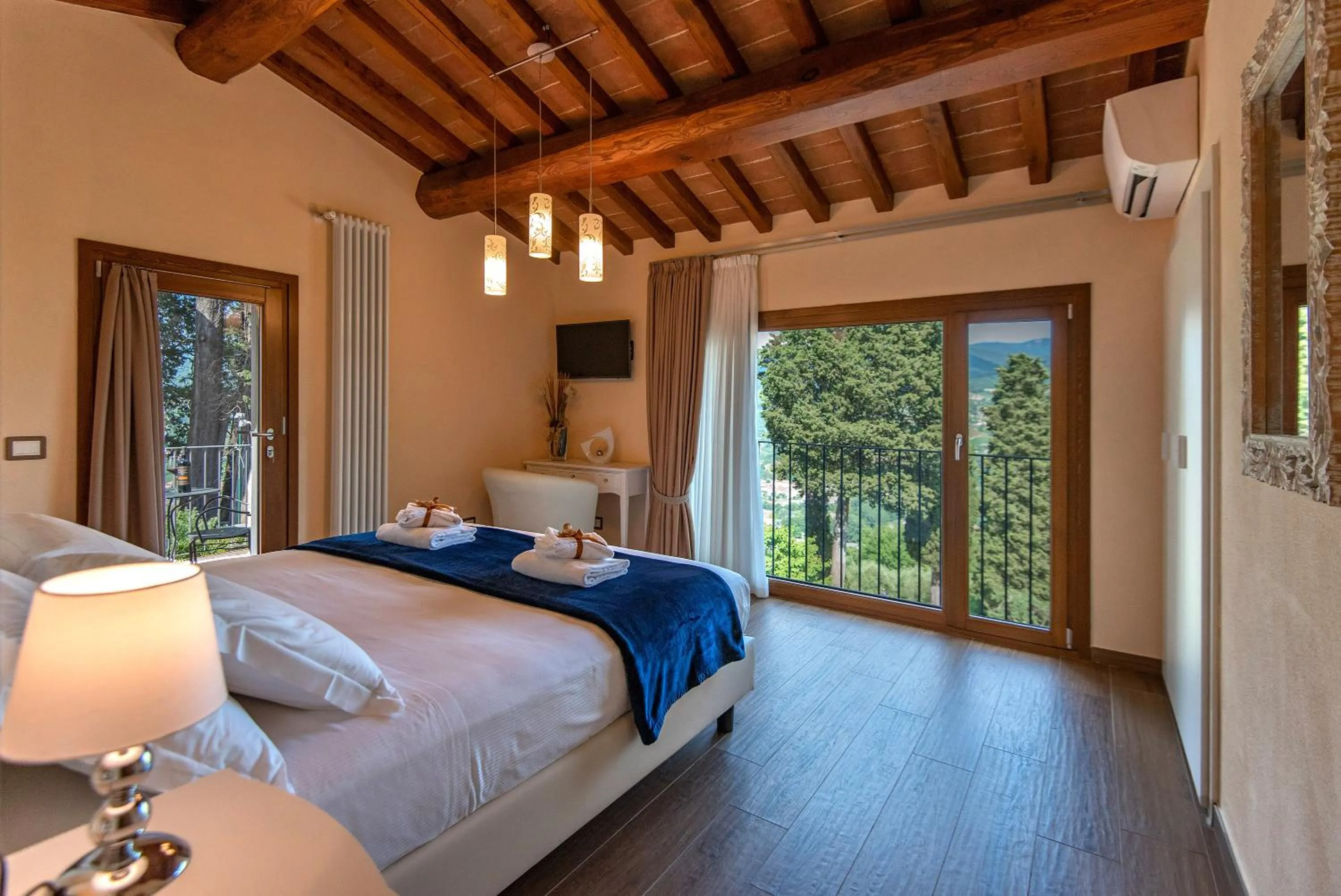 Bedroom, Bed in Borgo di Villa Cellaia Resort & SPA
