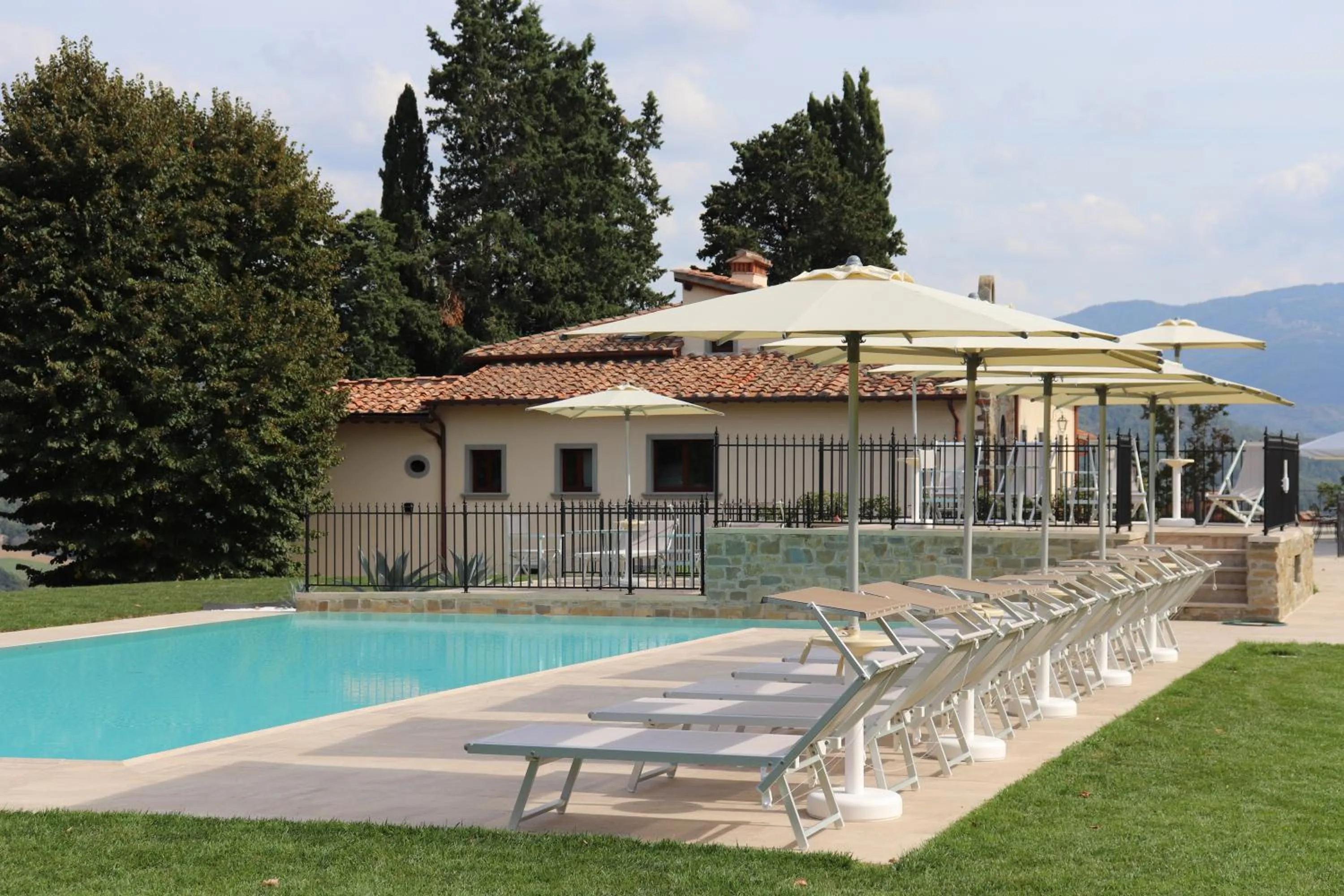 Swimming pool in Borgo di Villa Cellaia Resort & SPA