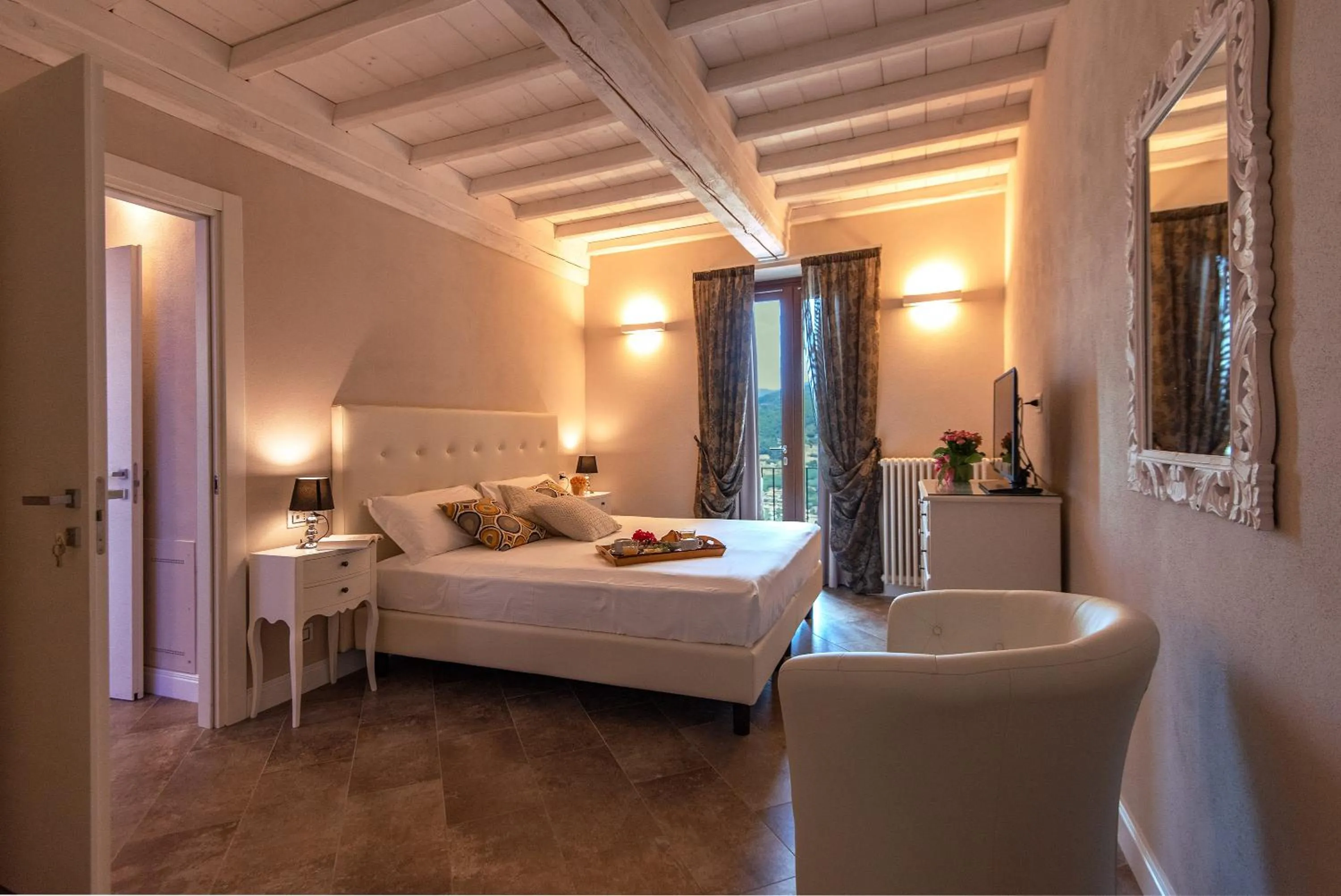 Photo of the whole room, Bed in Borgo di Villa Cellaia Resort & SPA
