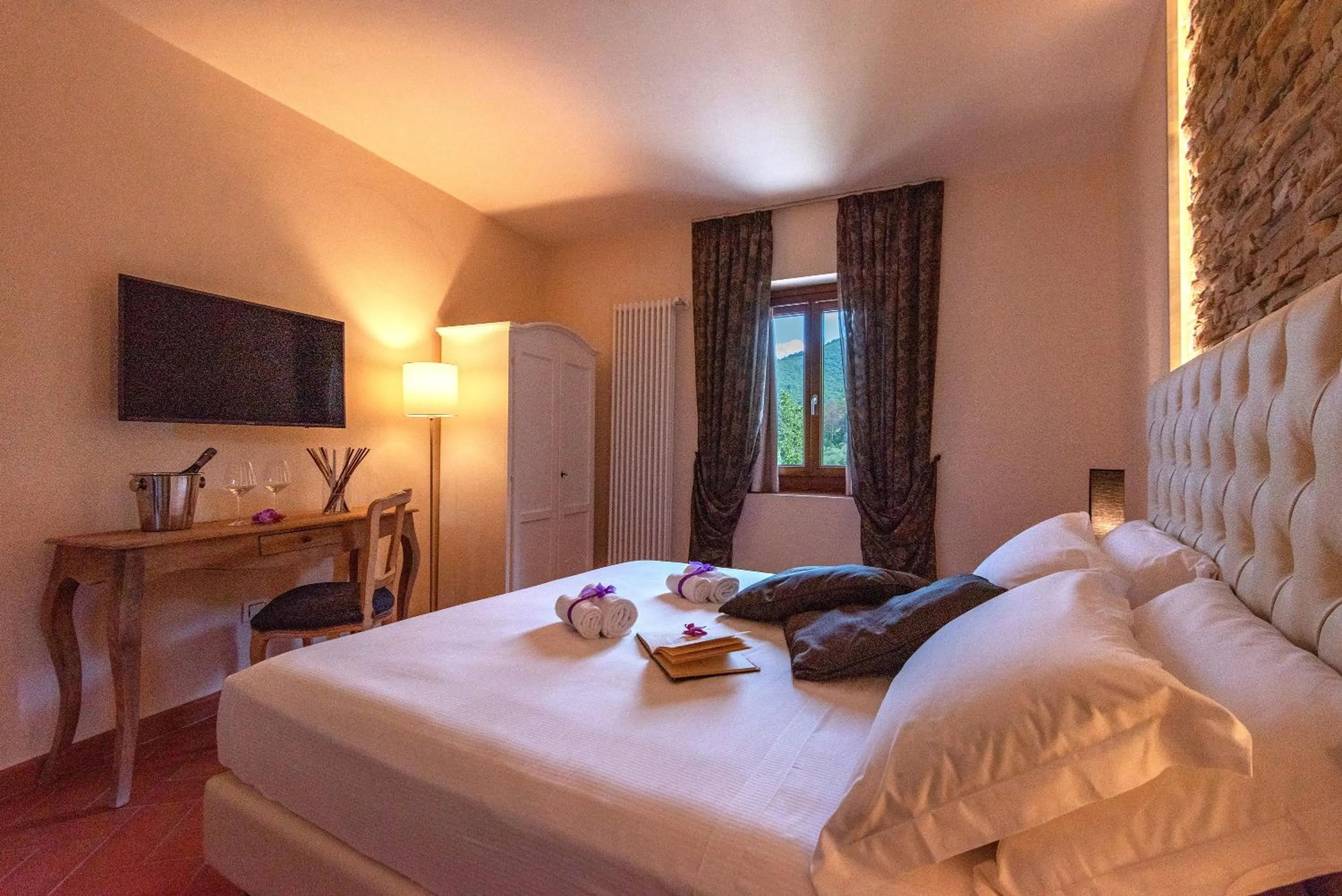 Bedroom, Bed in Borgo di Villa Cellaia Resort & SPA