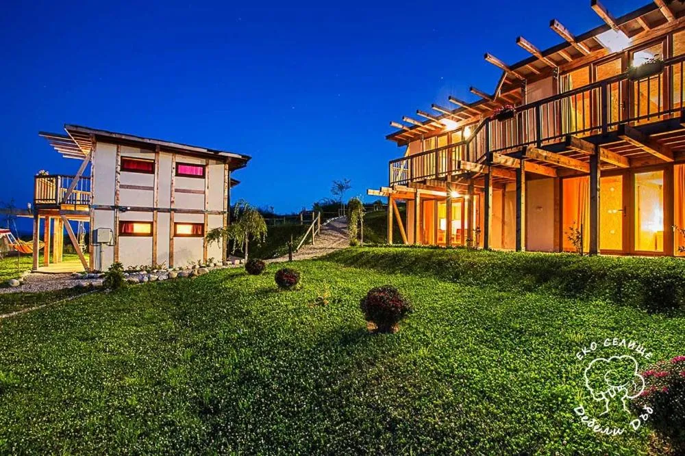 Property building in Debeli Dab