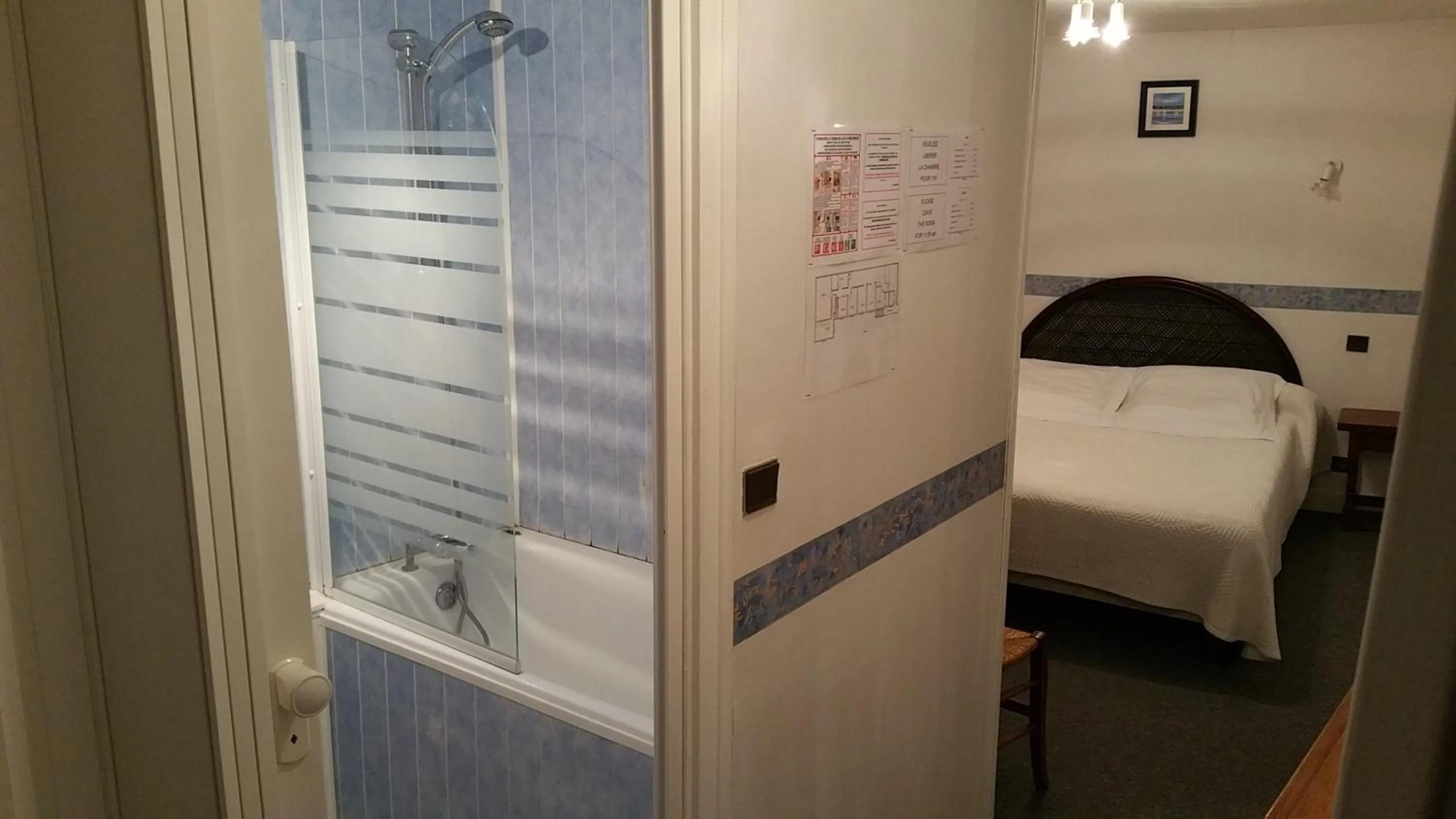 Bed in Hotel A Notre Dame