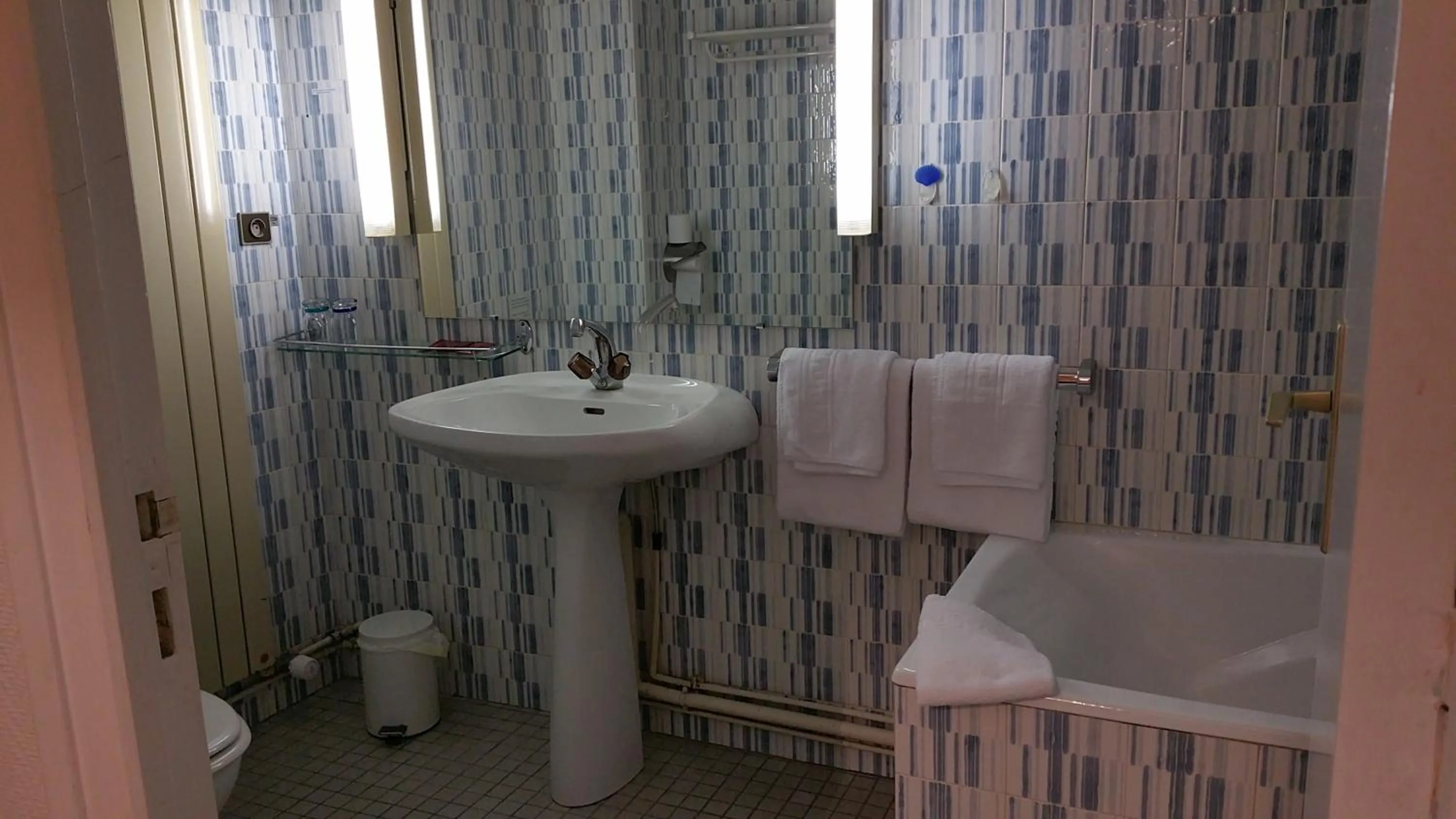 Day in Hotel A Notre Dame