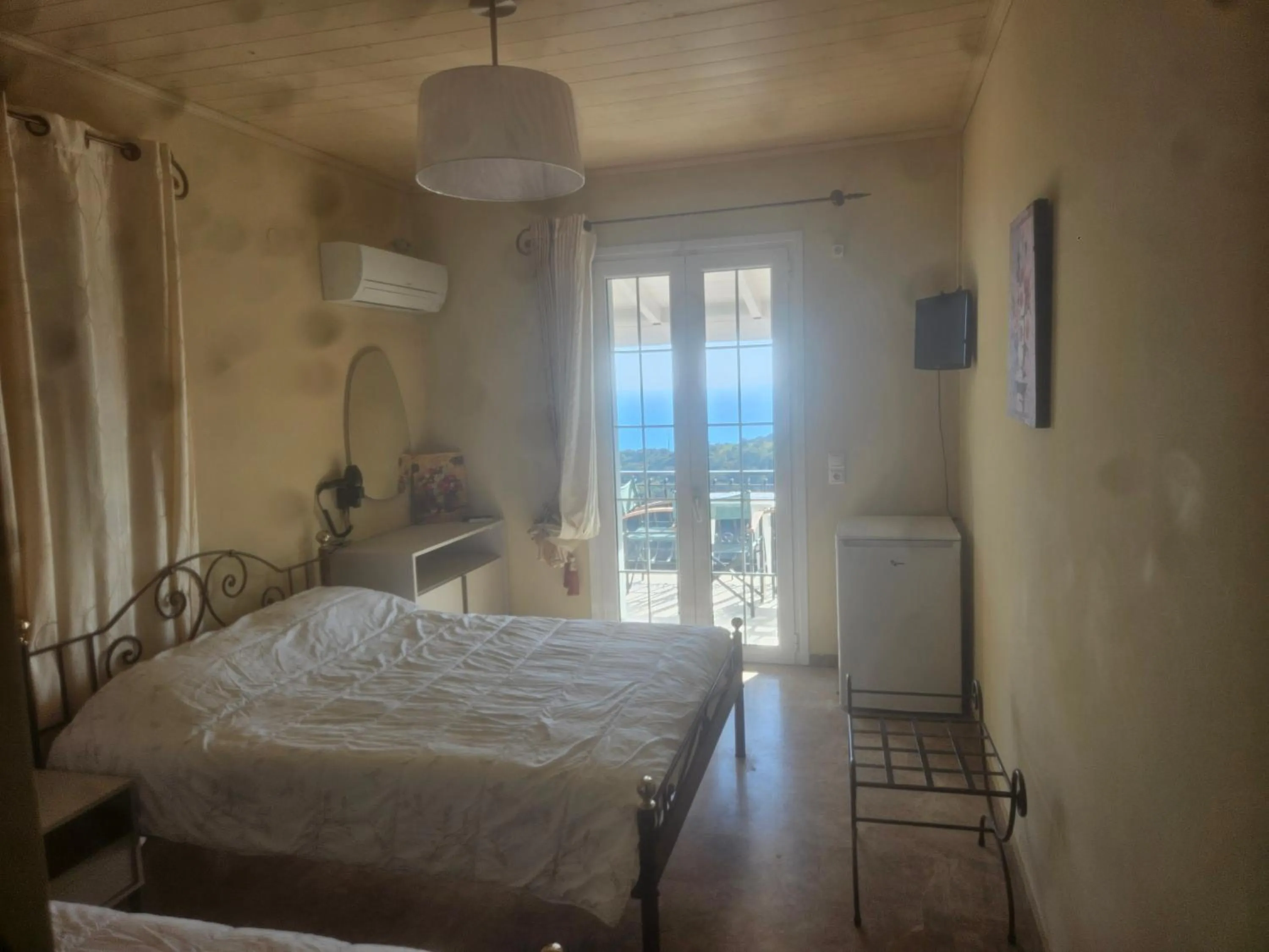 Bed in Fiore Hill Sea View Studios