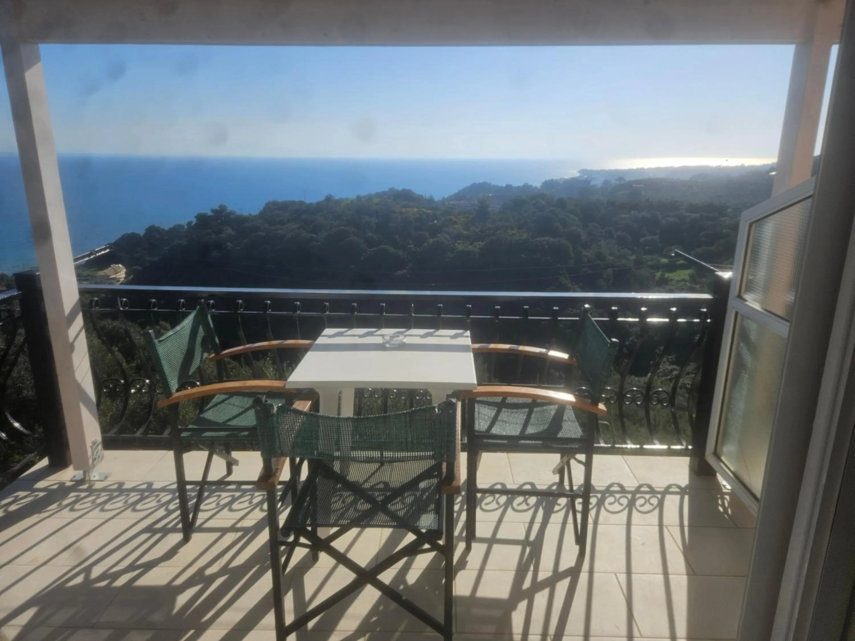 Fiore Hill Sea View Studios