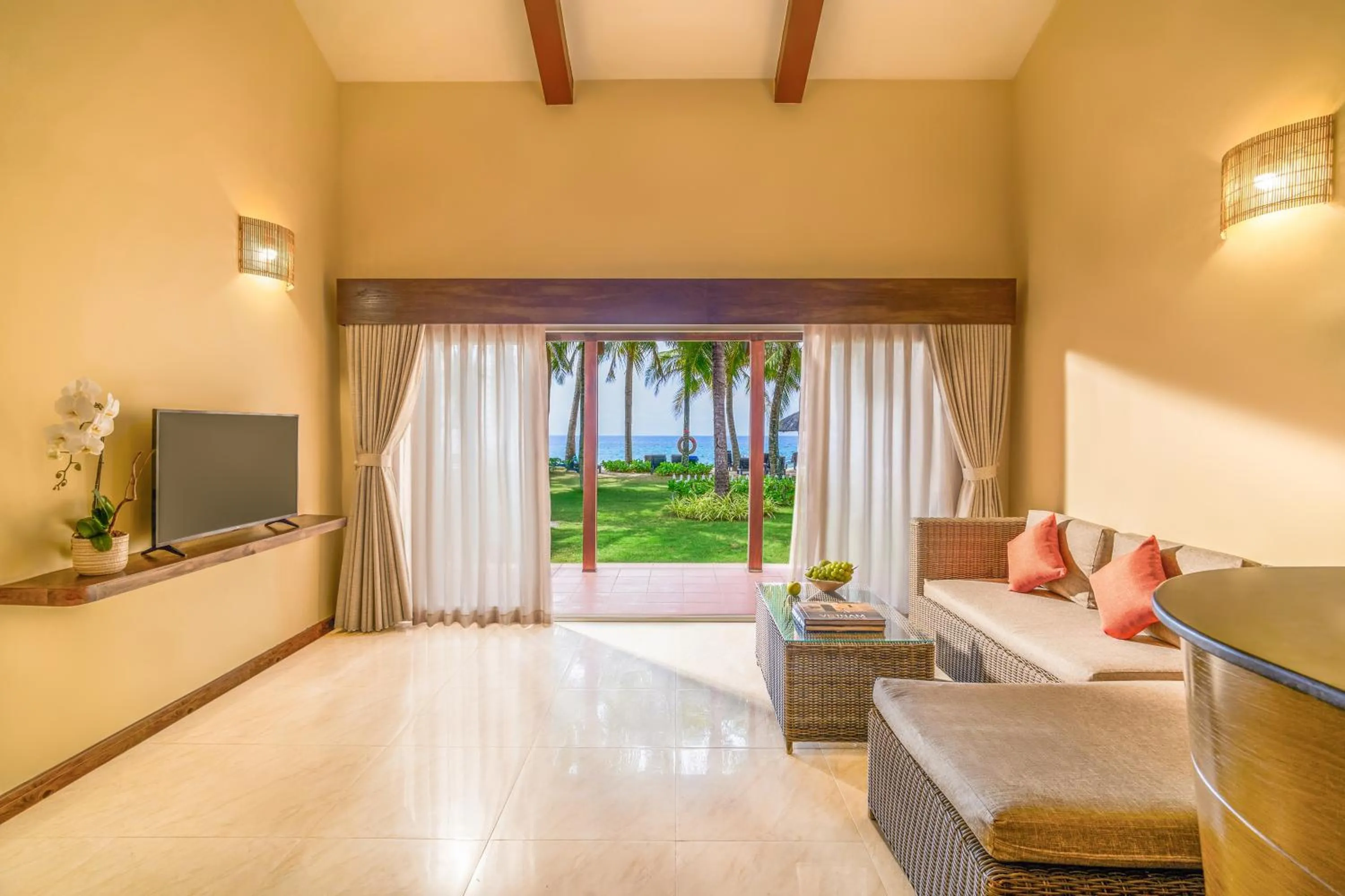 Bed in Famiana Resort & Spa - Breakfast is served as Brunch 6AM30 to 1PM