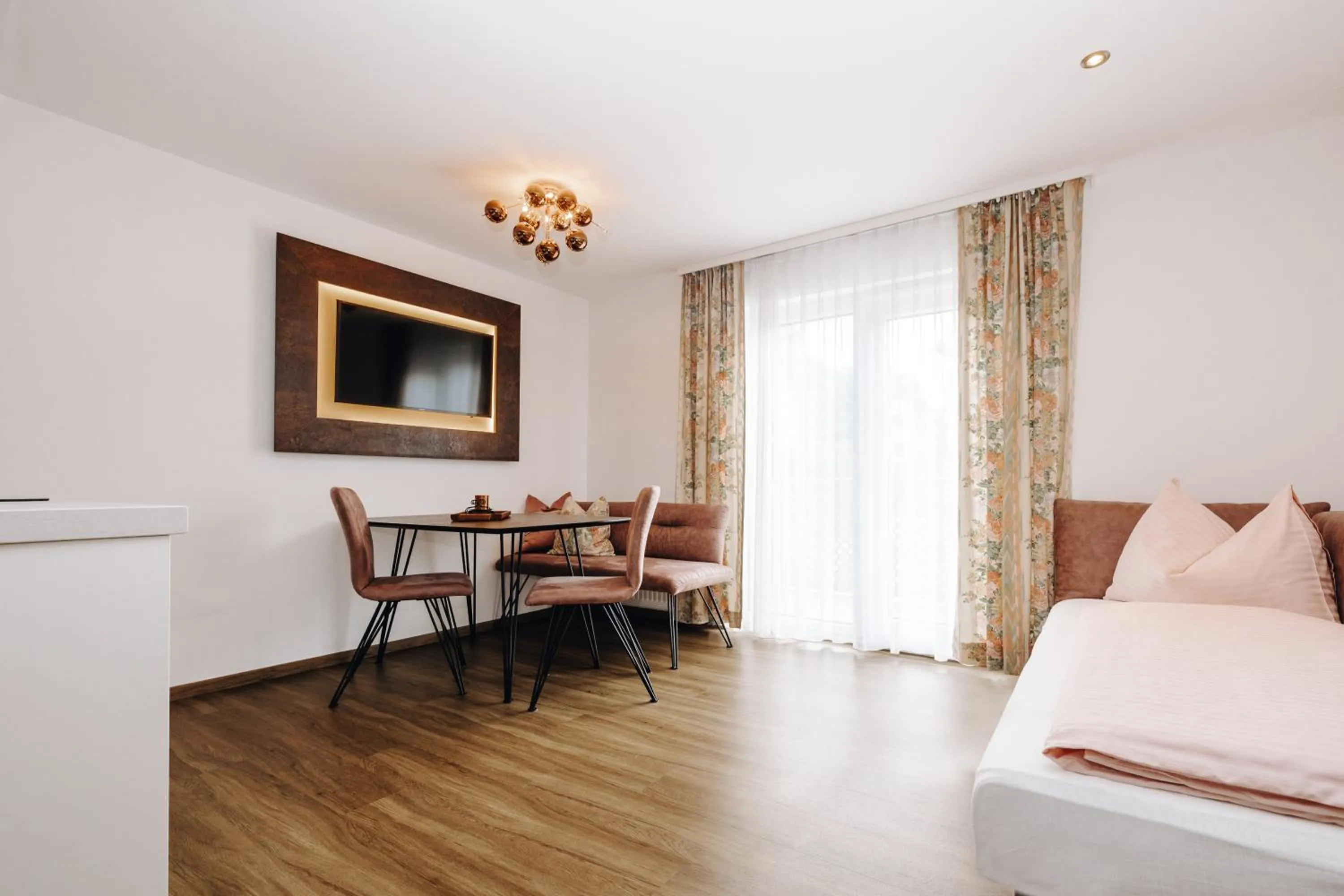 Bed in Hotel Garni Tannenhof