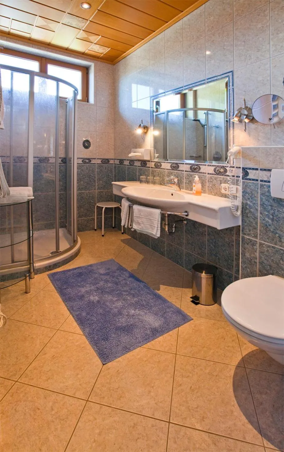 Bathroom in Hotel Garni Tannenhof