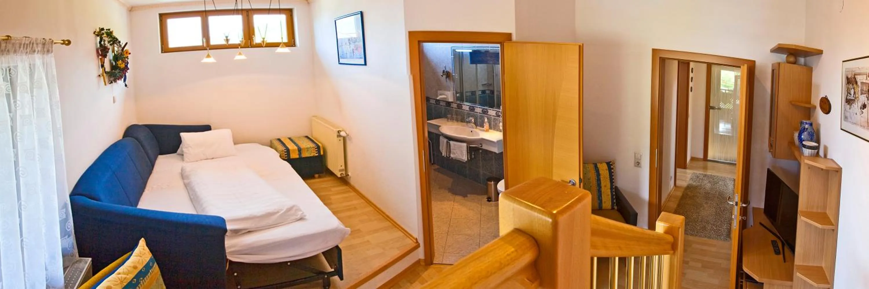 Photo of the whole room, Bed in Hotel Garni Tannenhof