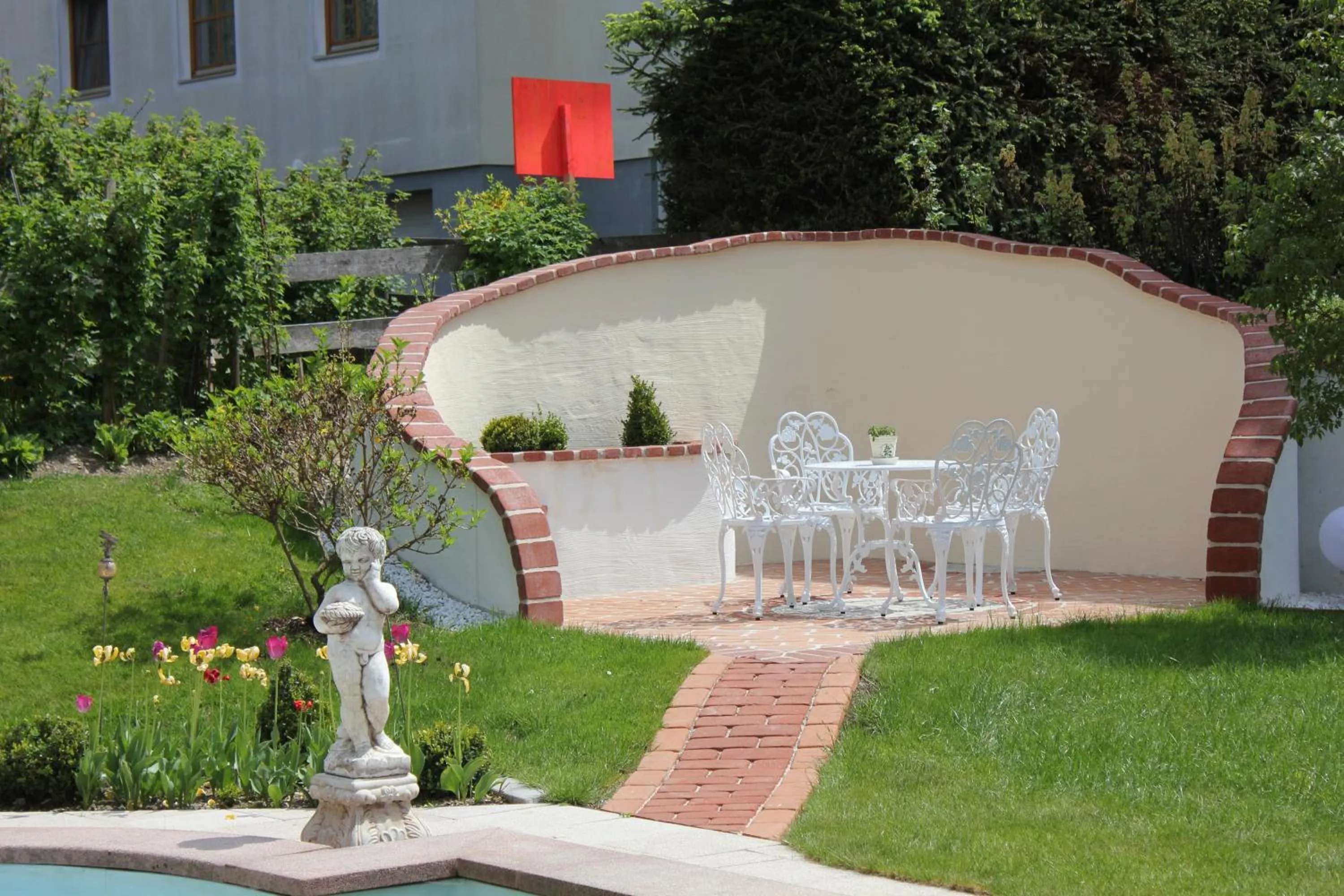 Garden in Hotel Garni Tannenhof