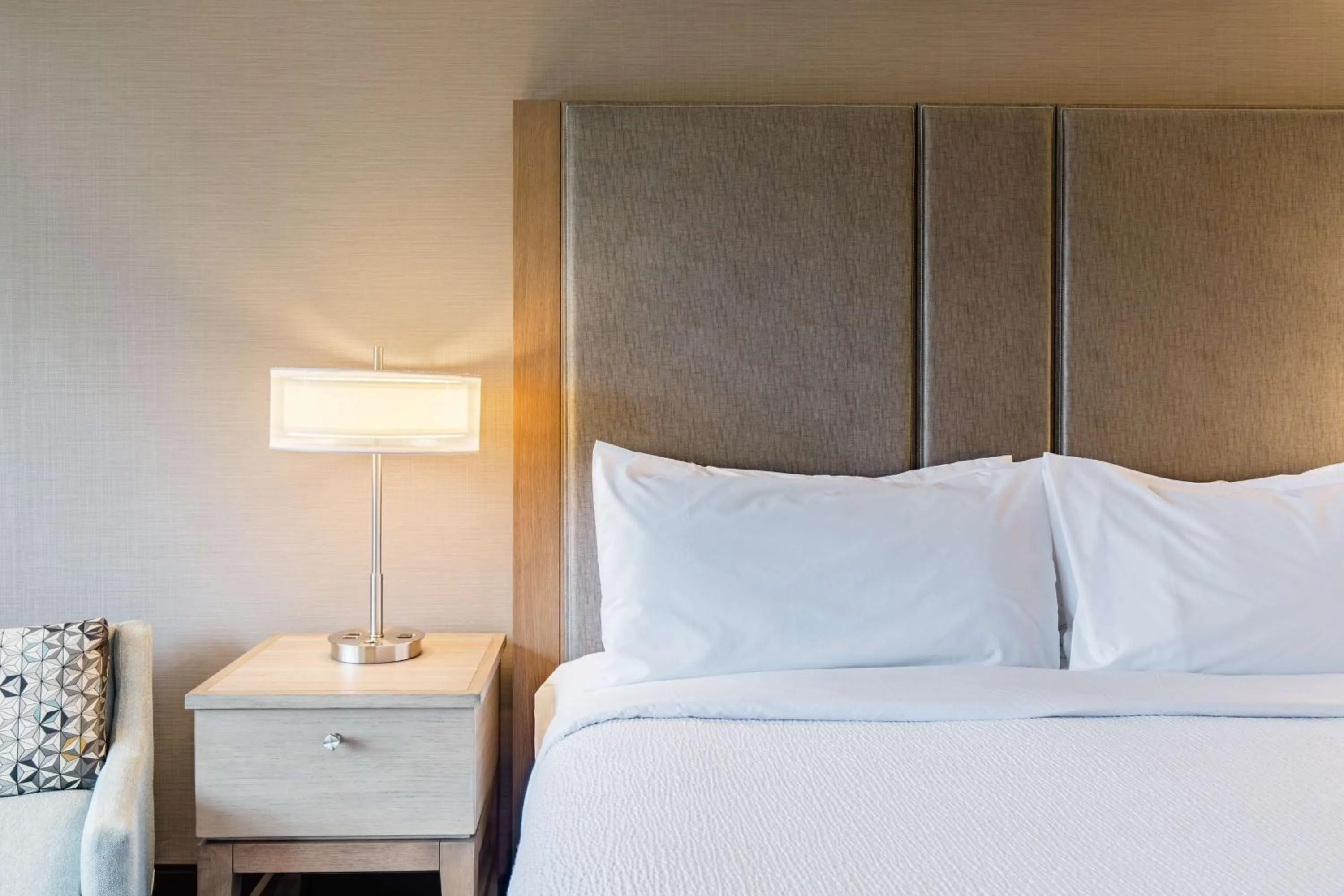 Bedroom, Bed in Coast Seattle Downtown Hotel by APA