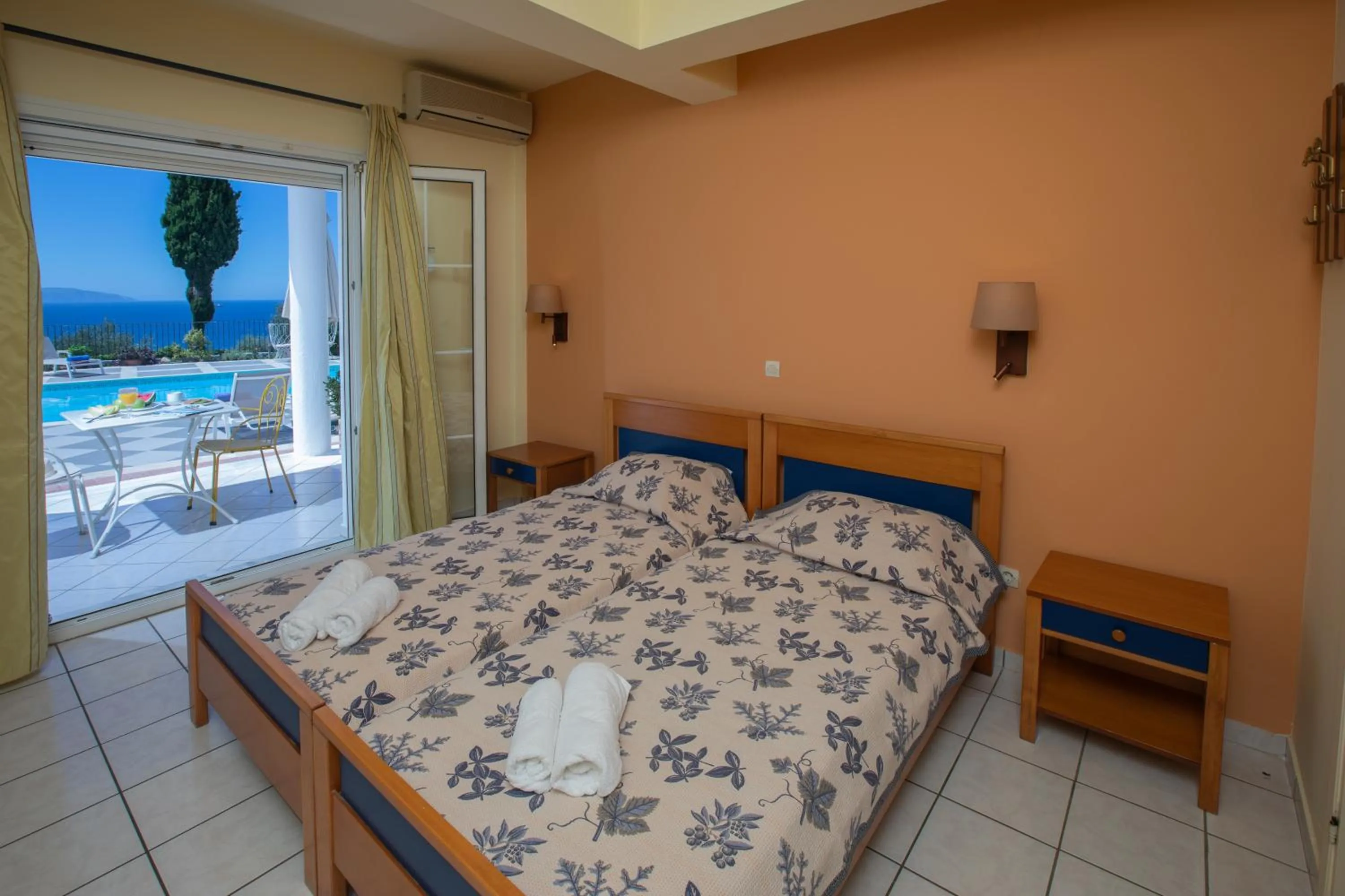 Bedroom, Bed in Garbis Villas & Apartments