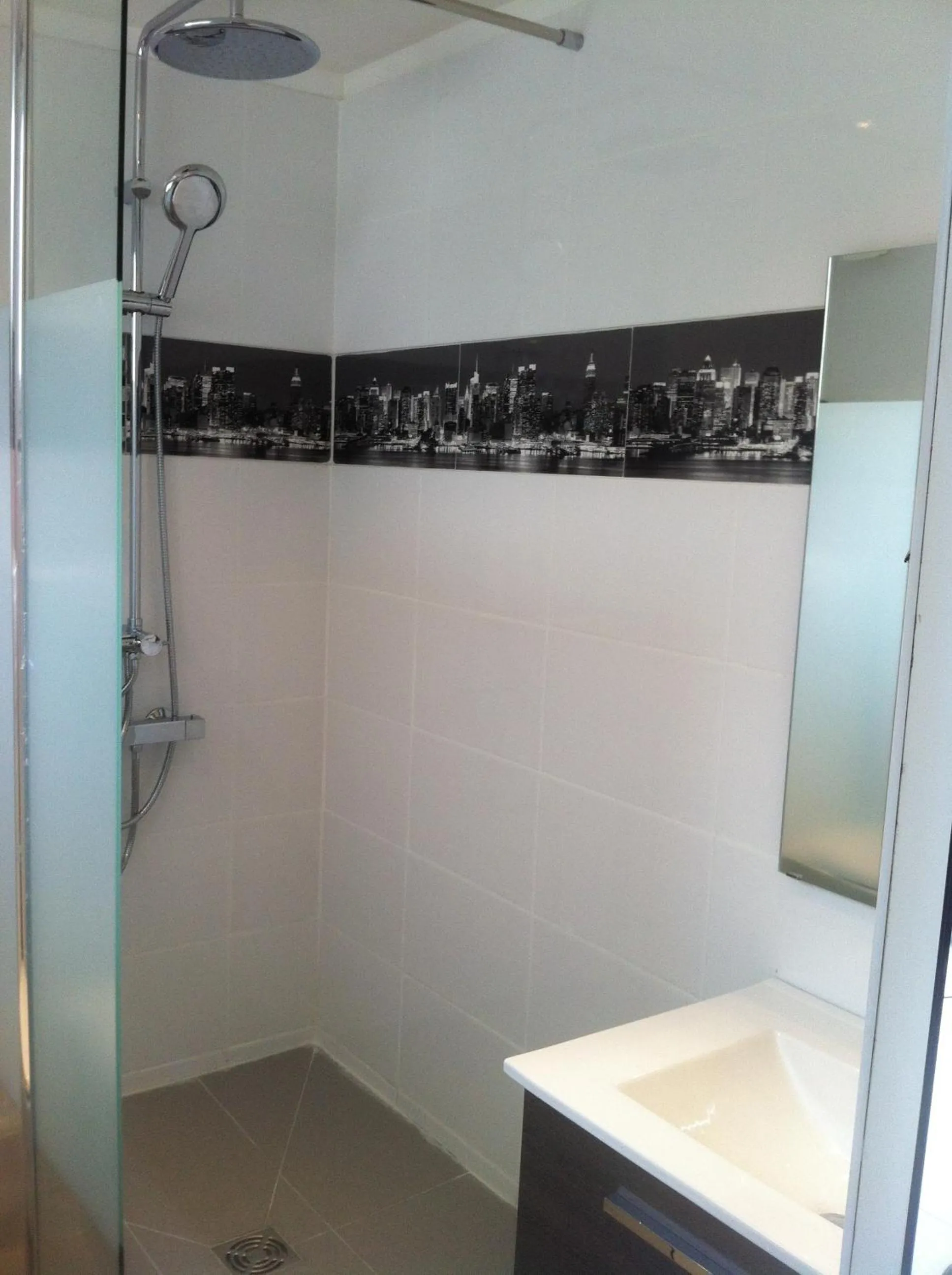 Shower in Chambres d'Hôtes Poirier Bazin