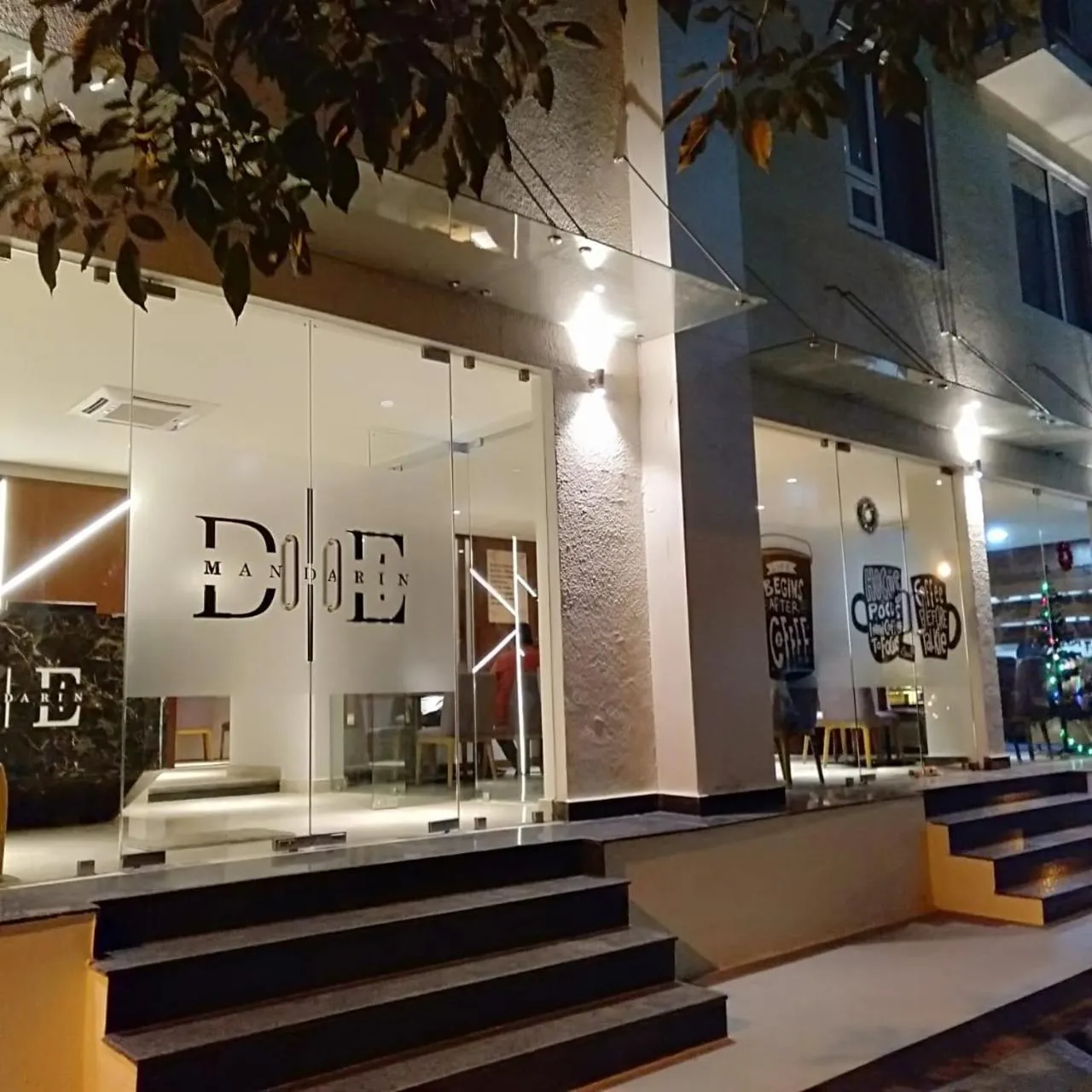 Facade/entrance in De Mandarin