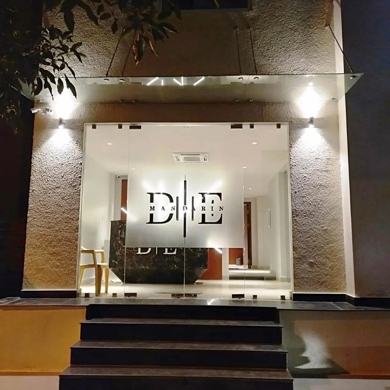 Facade/entrance in De Mandarin