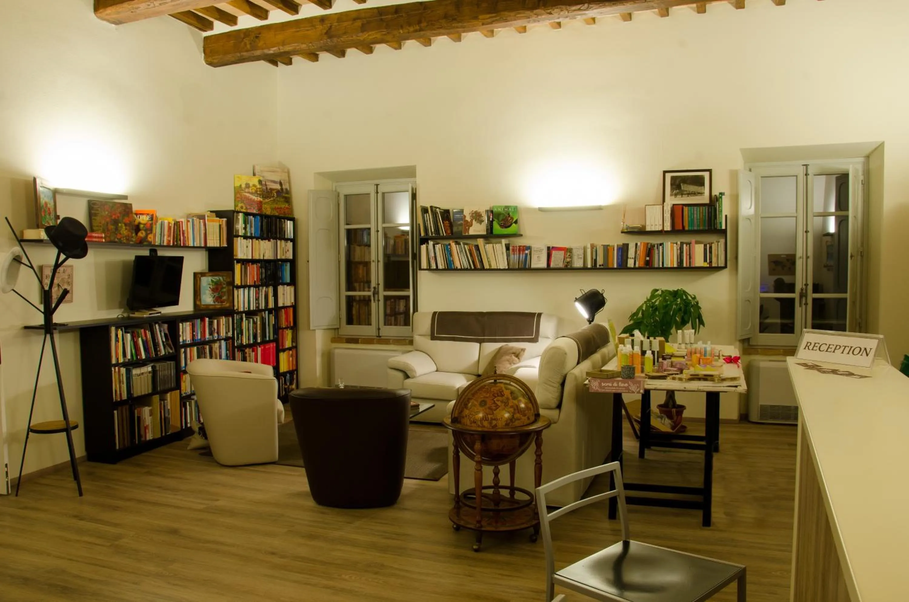 Library in Antico Sipario Boutique Hotel, BW Signature Collection