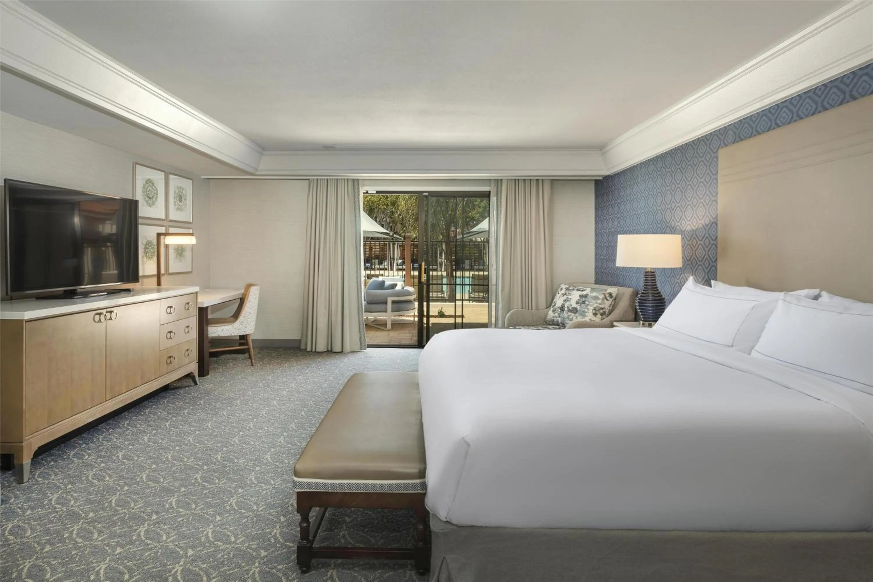 Bed in Hilton Santa Barbara Beachfront Resort