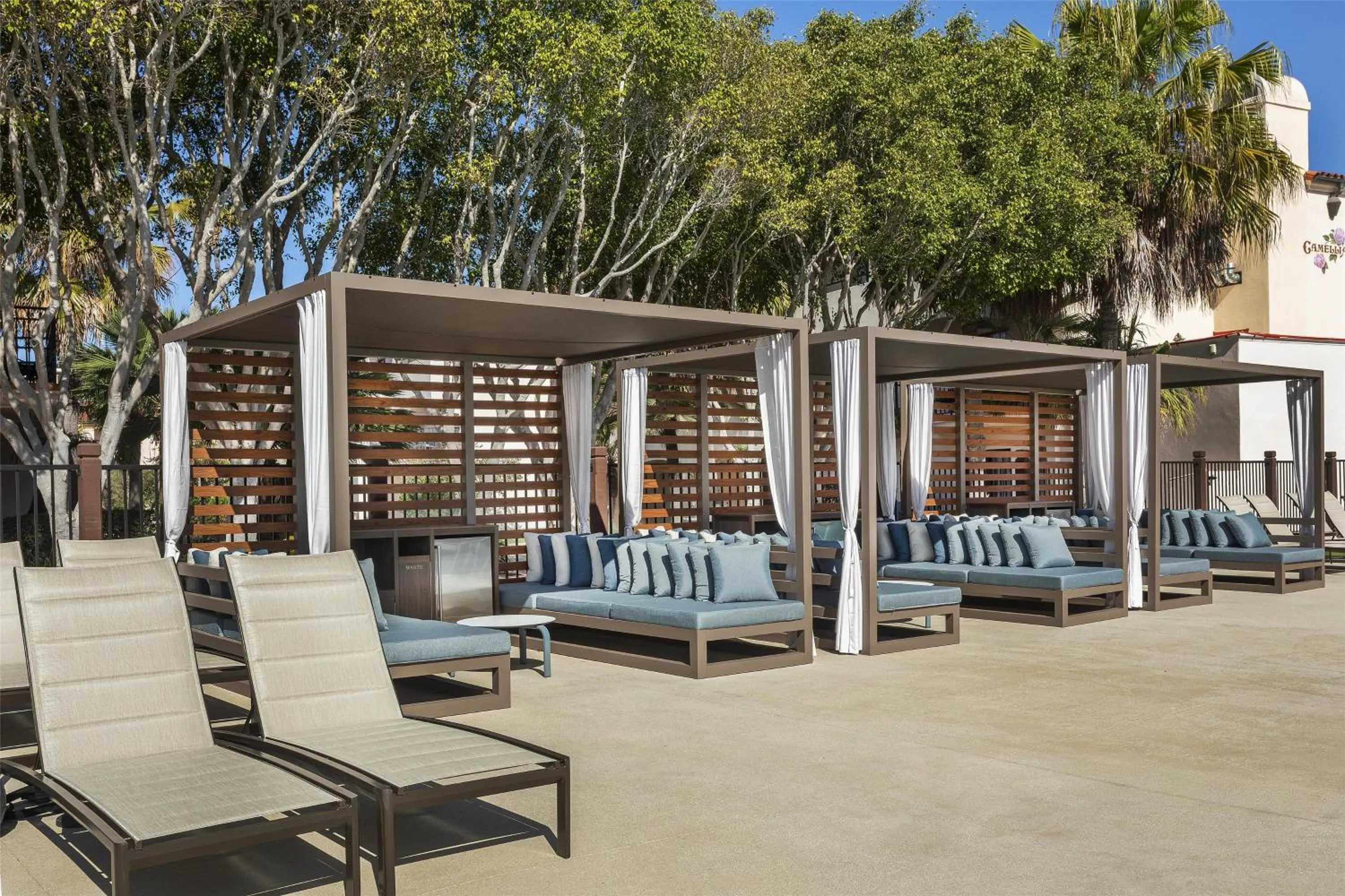 Pool view in Hilton Santa Barbara Beachfront Resort