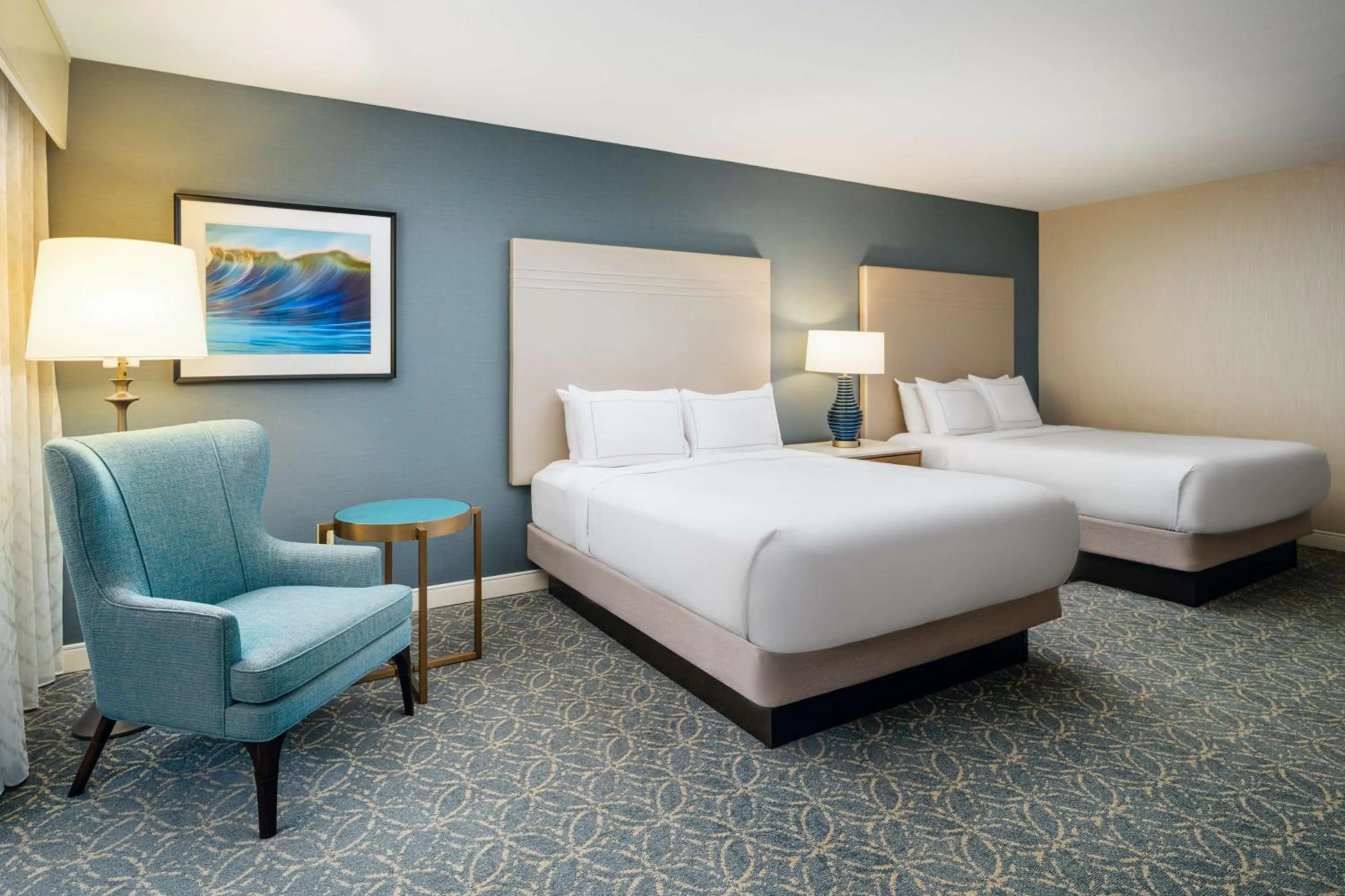 Bed in Hilton Santa Barbara Beachfront Resort